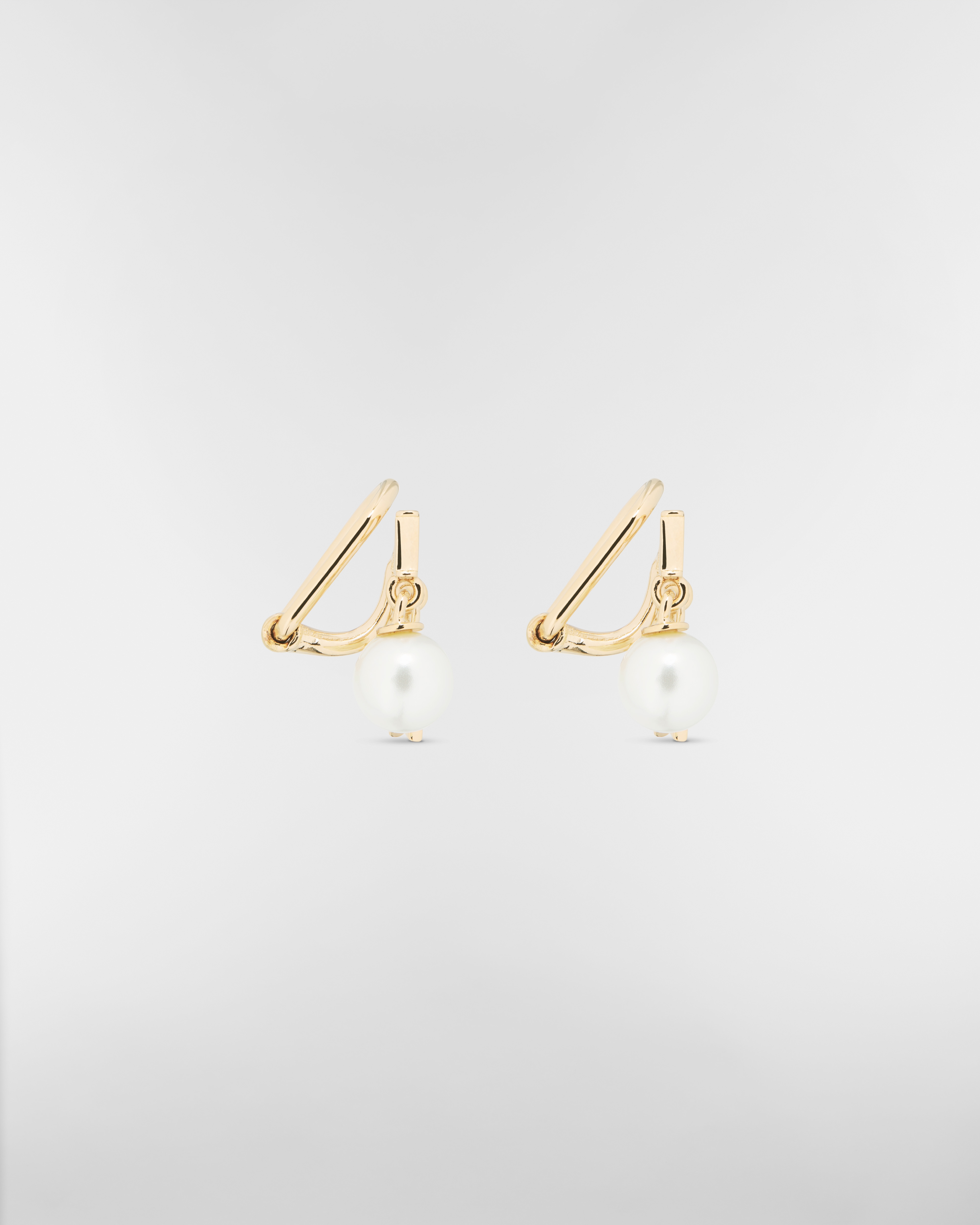 Dio(r)evolution 夾式耳環 金色飾面金屬、白色樹脂珍珠和白色水晶 E02