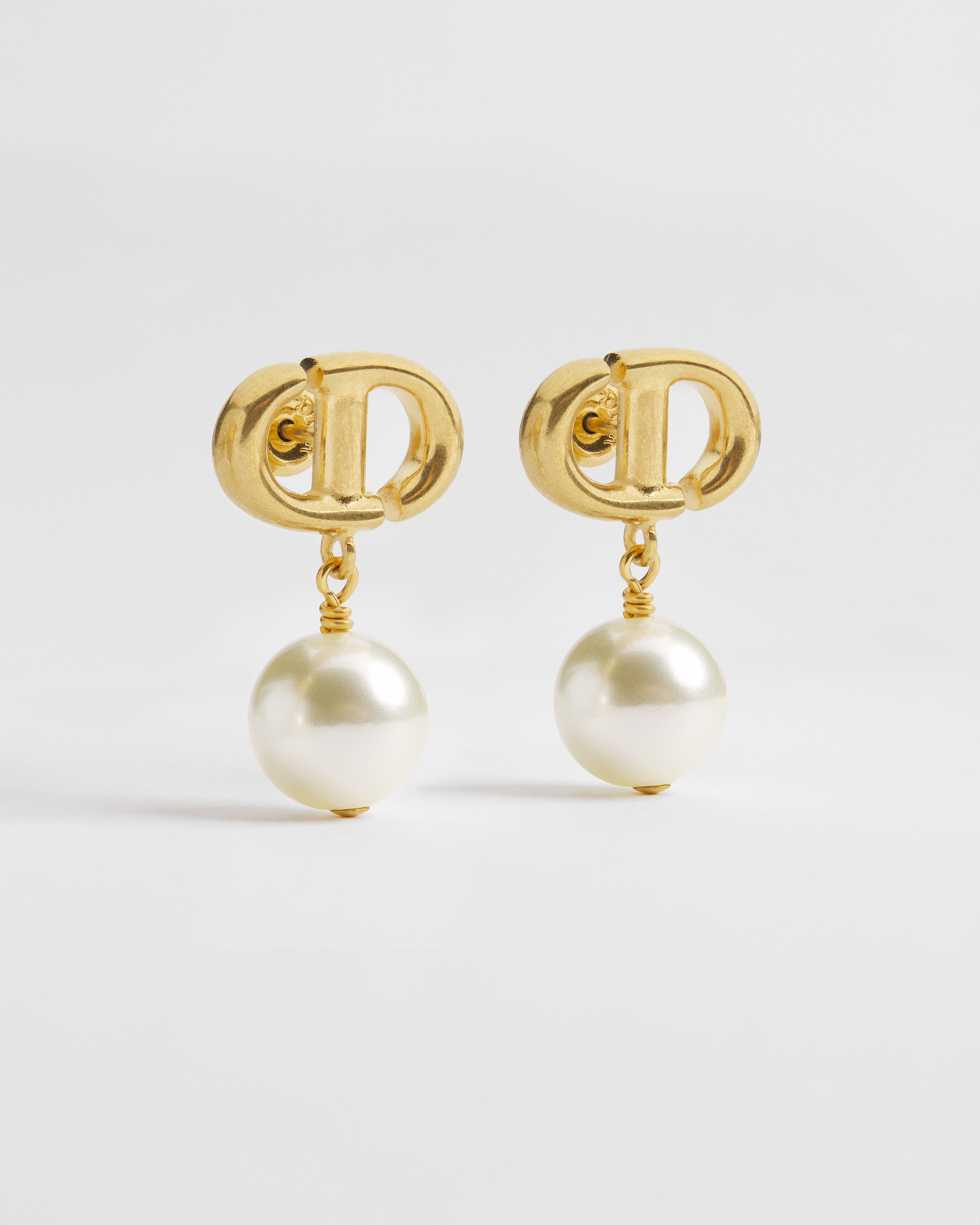CD Navy Earrings Gold-Finish Metal and White Resin Pearls E01