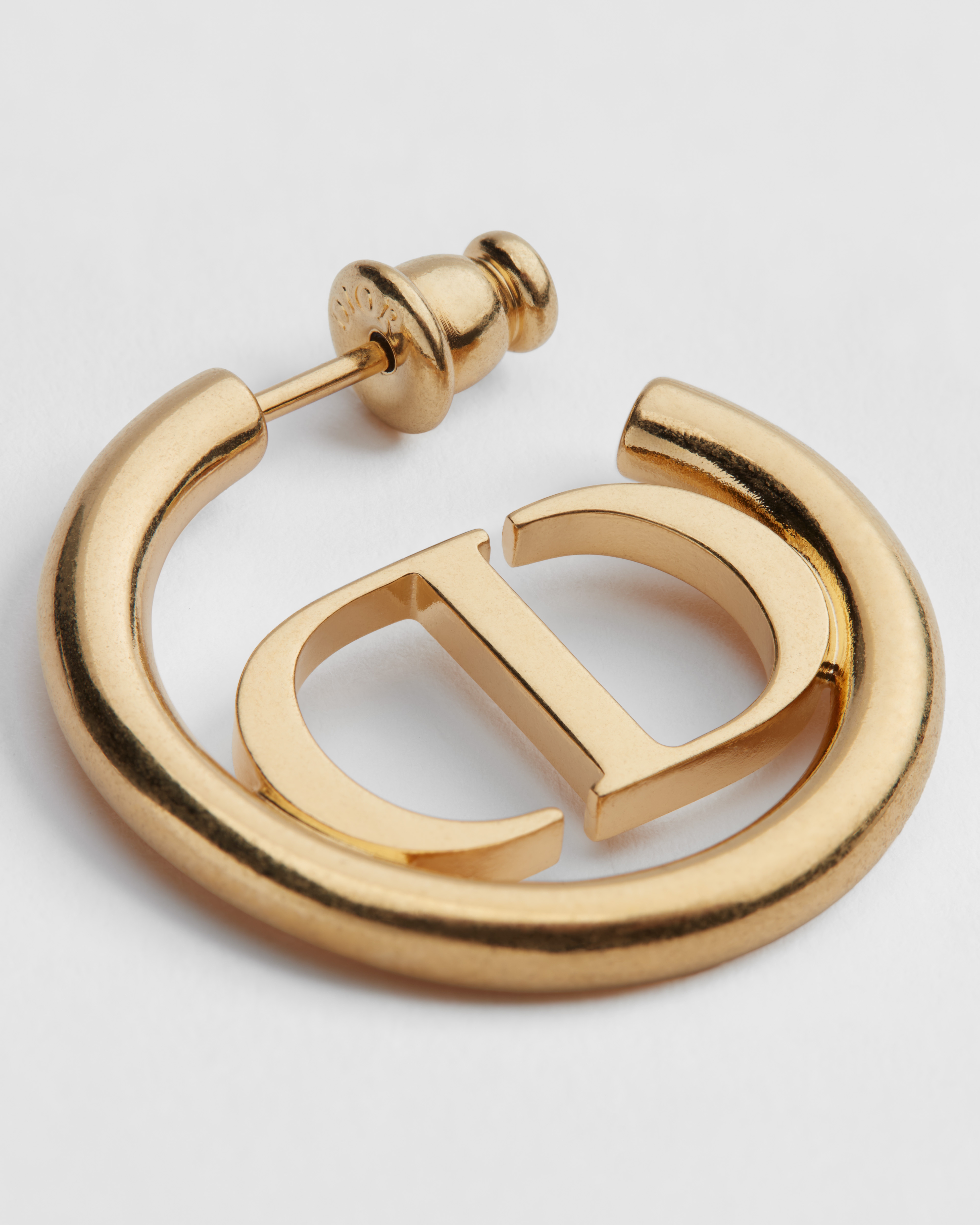 30 Montaigne Earrings Gold-Finish Metal E09