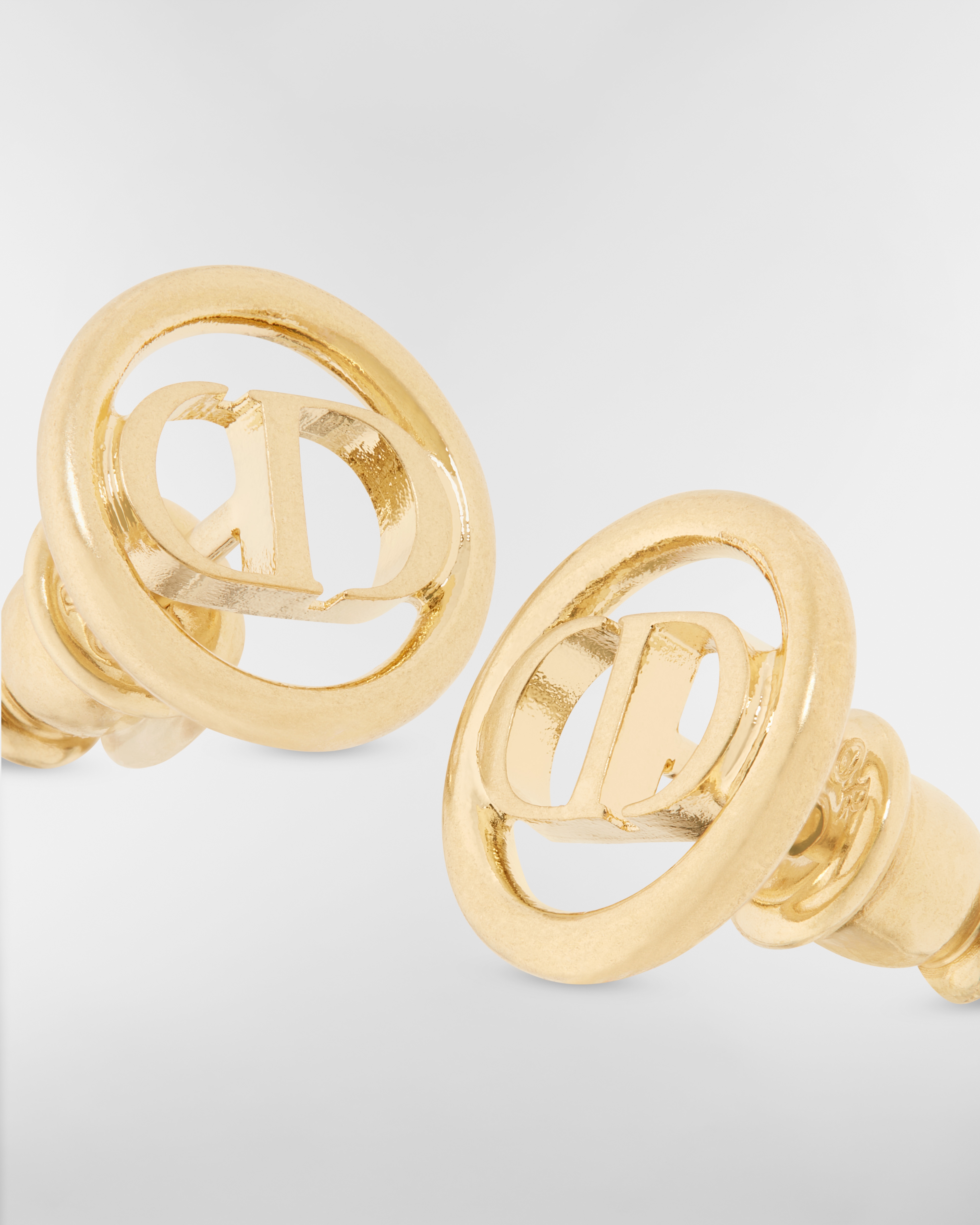 30 Montaigne Stud Earrings Gold-Finish Metal E09