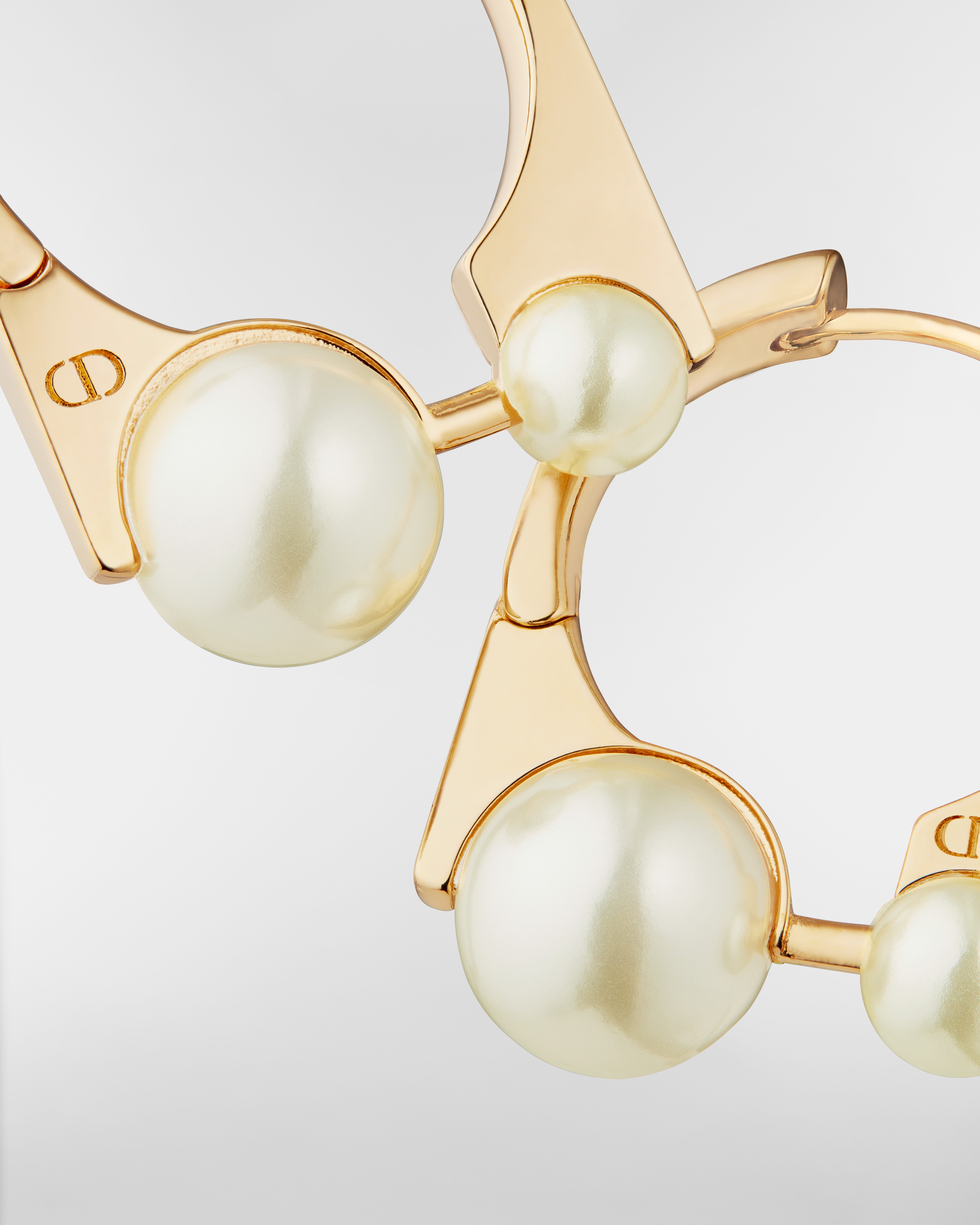 Medium Dior Tribales New Look Earrings Gold-Finish Metal and White Resin Pearls E09