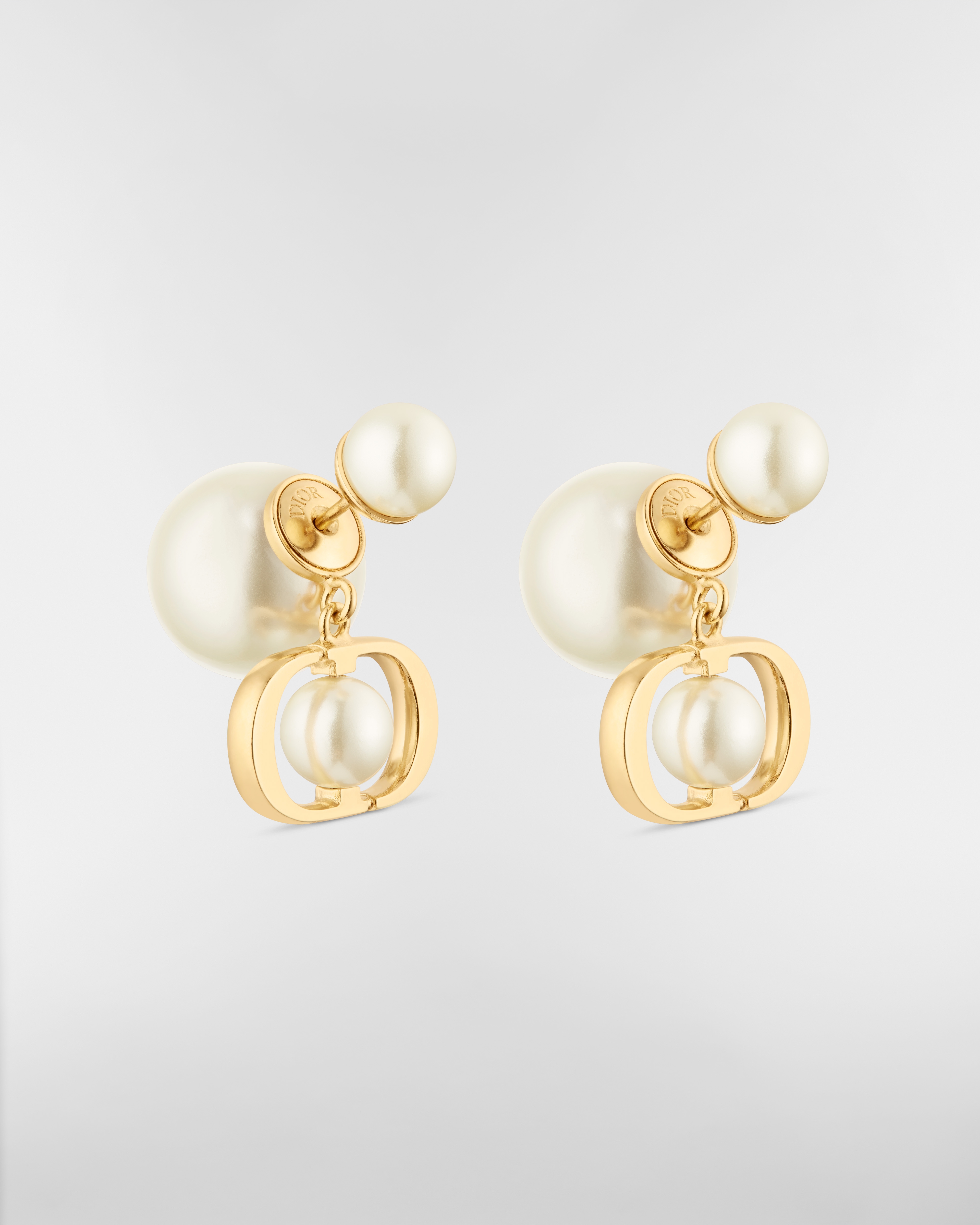 Dior Tribales 귀걸이 골드 피니시 메탈 & 화이트 레진 진주 E03