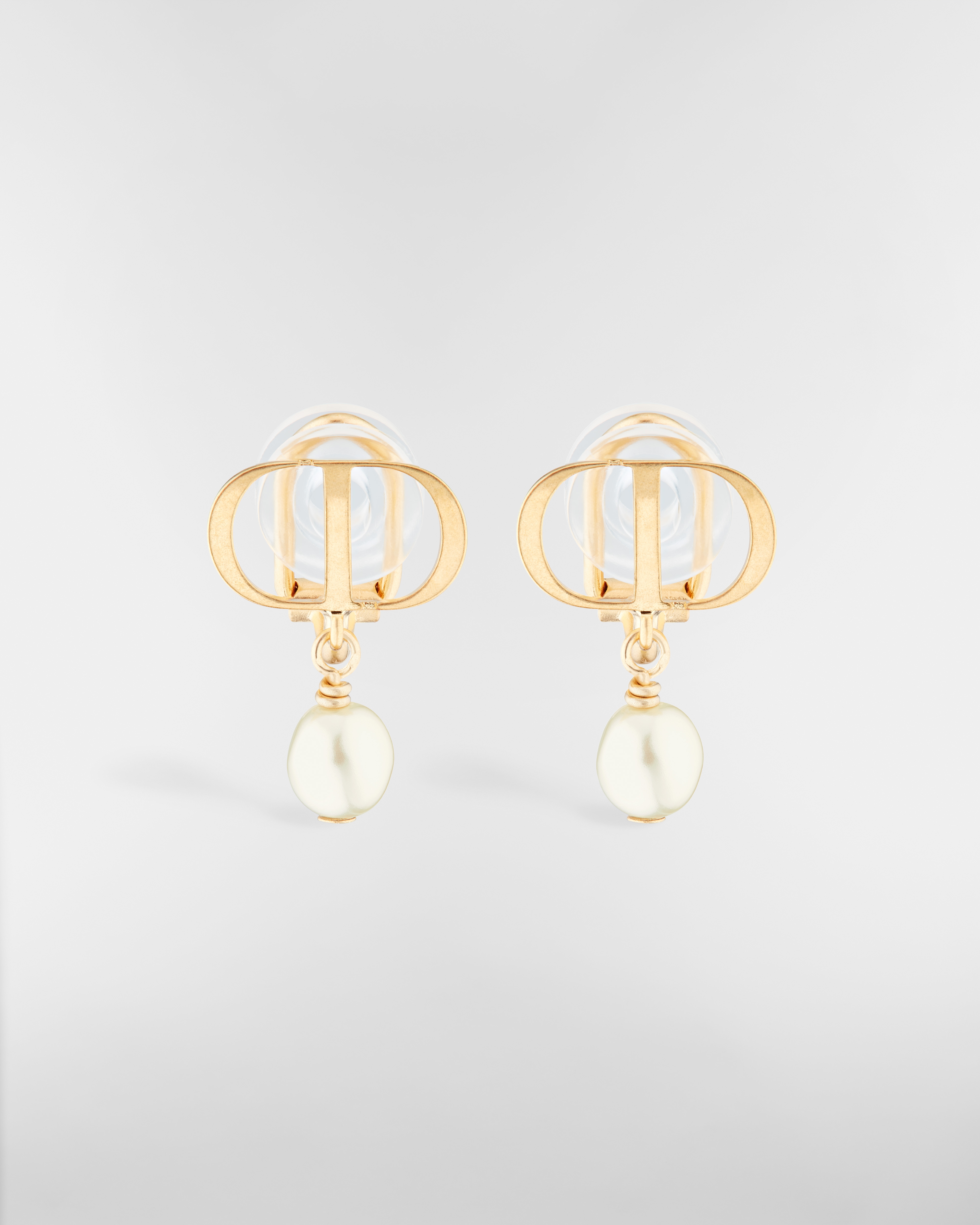 Petit CD 클립 귀걸이 골드 피니시 메탈 & 화이트 레진 진주 E01