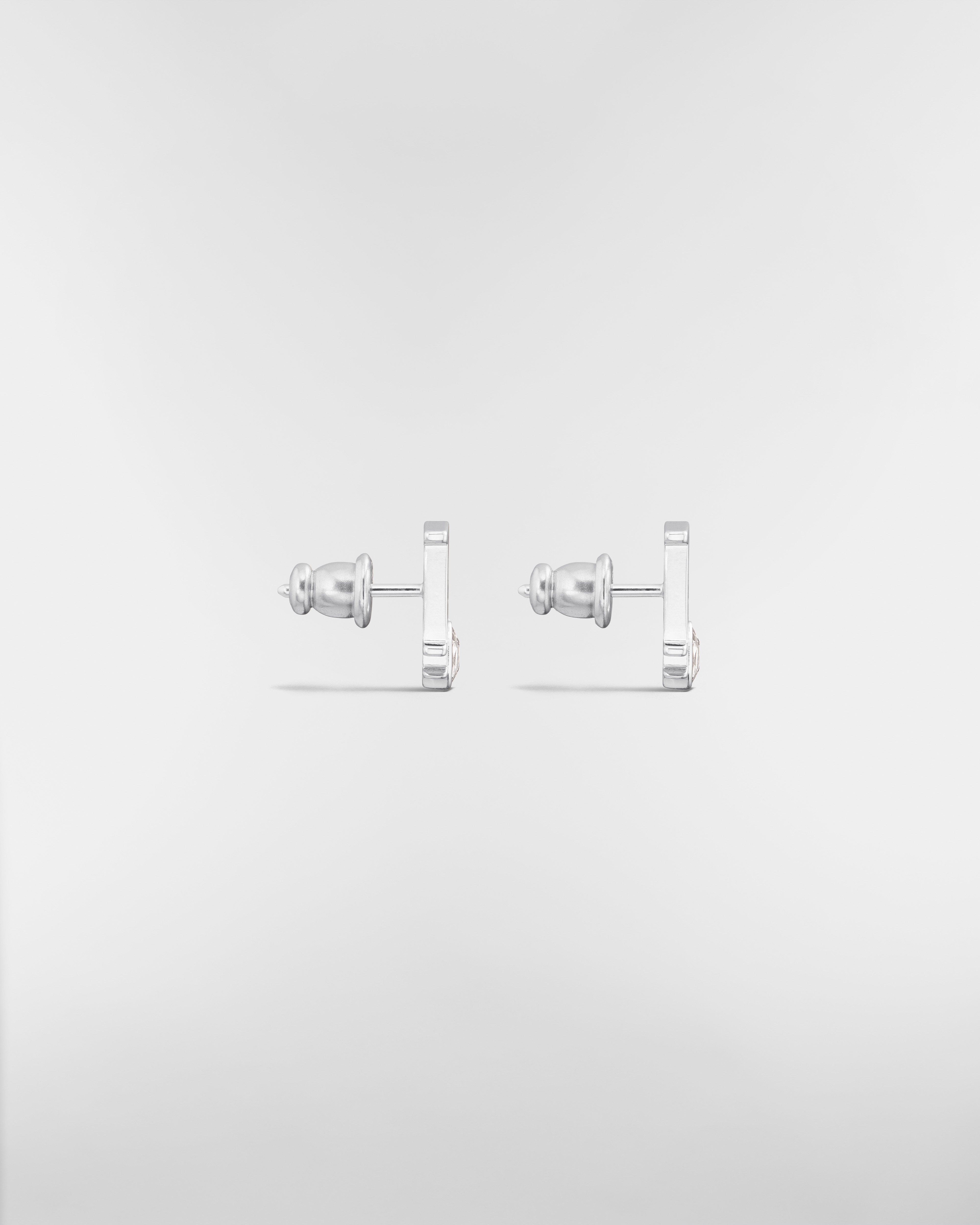 Dior Sparkle ピアス 真鍮 & クリスタル E02