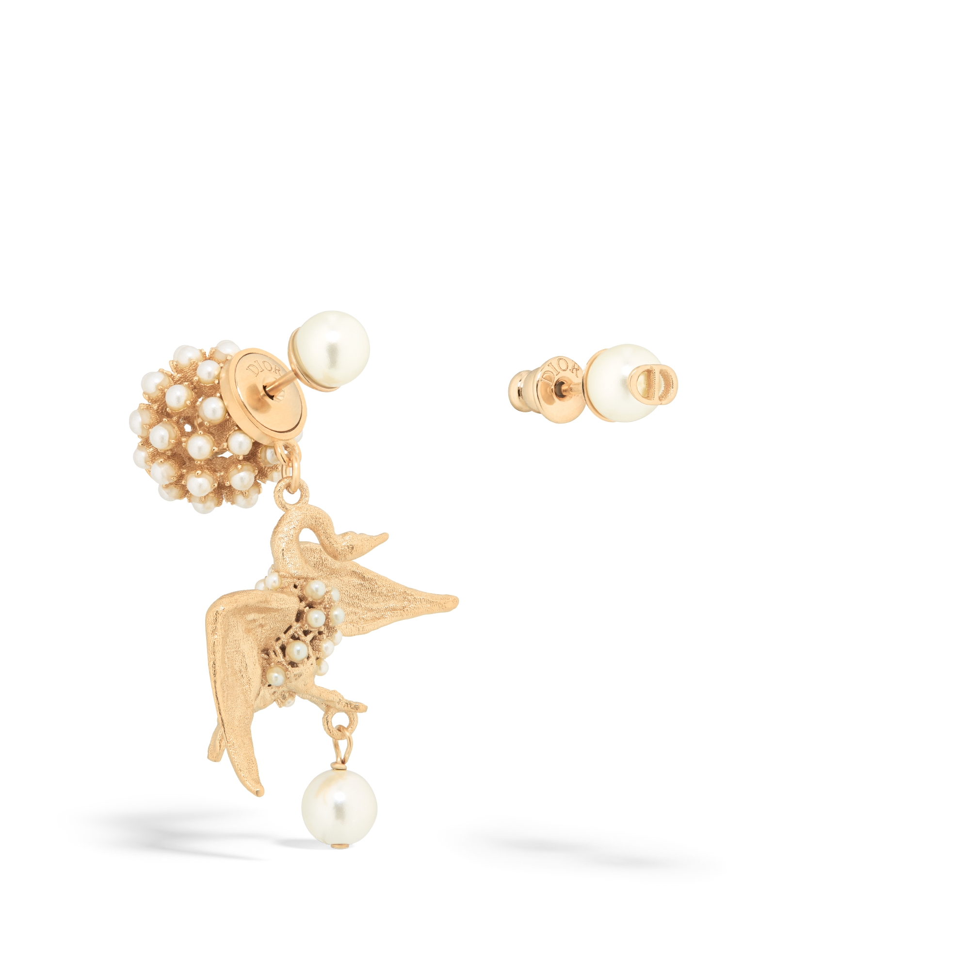 Dior Tribales Ohrringe Metall mit Gold-Finish und Kunstharzperlen in Weiß E03