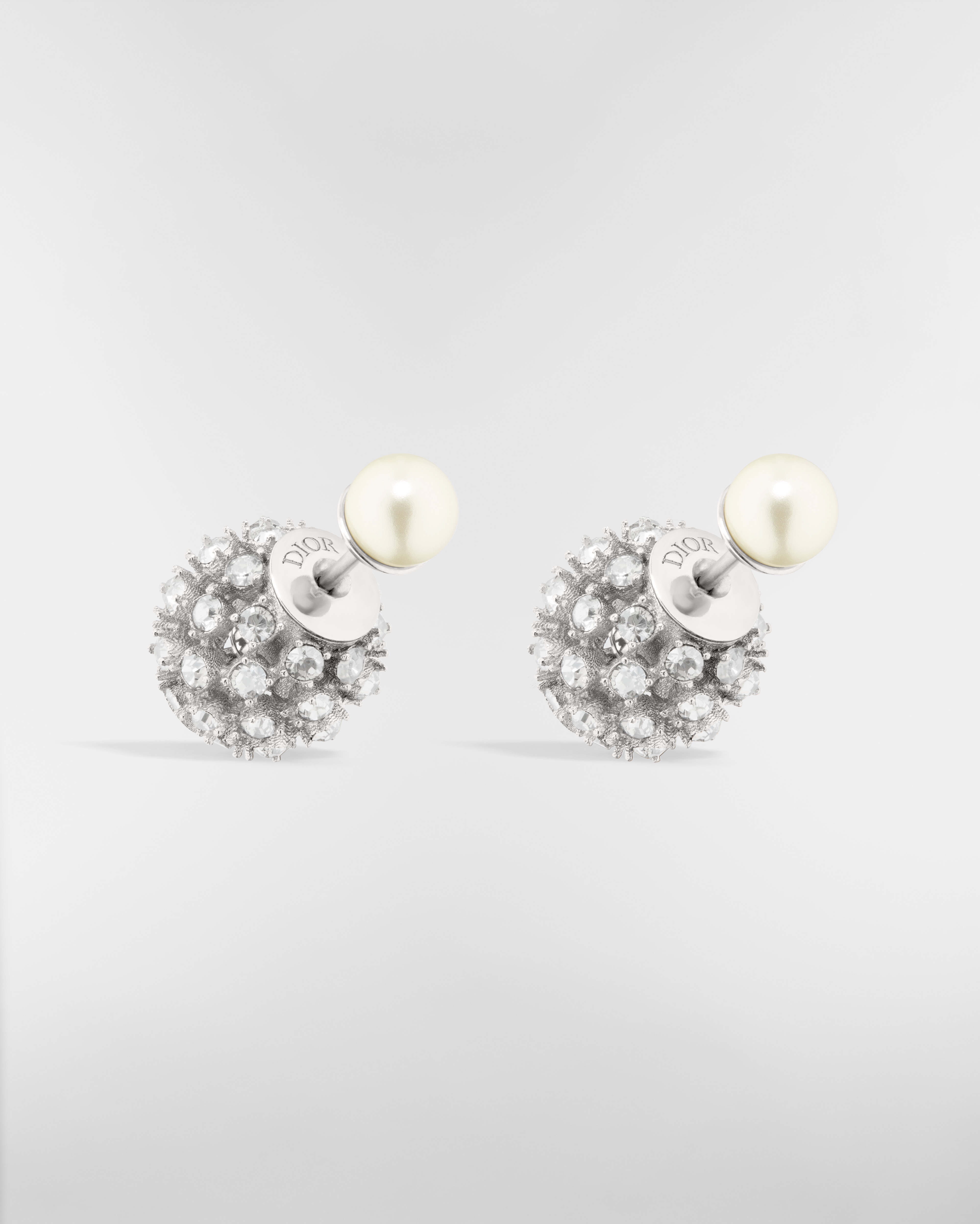 Dior Tribales 귀걸이 실버 피니시 메탈 & 화이트 레진 진주, 실버 톤 크리스탈 E03