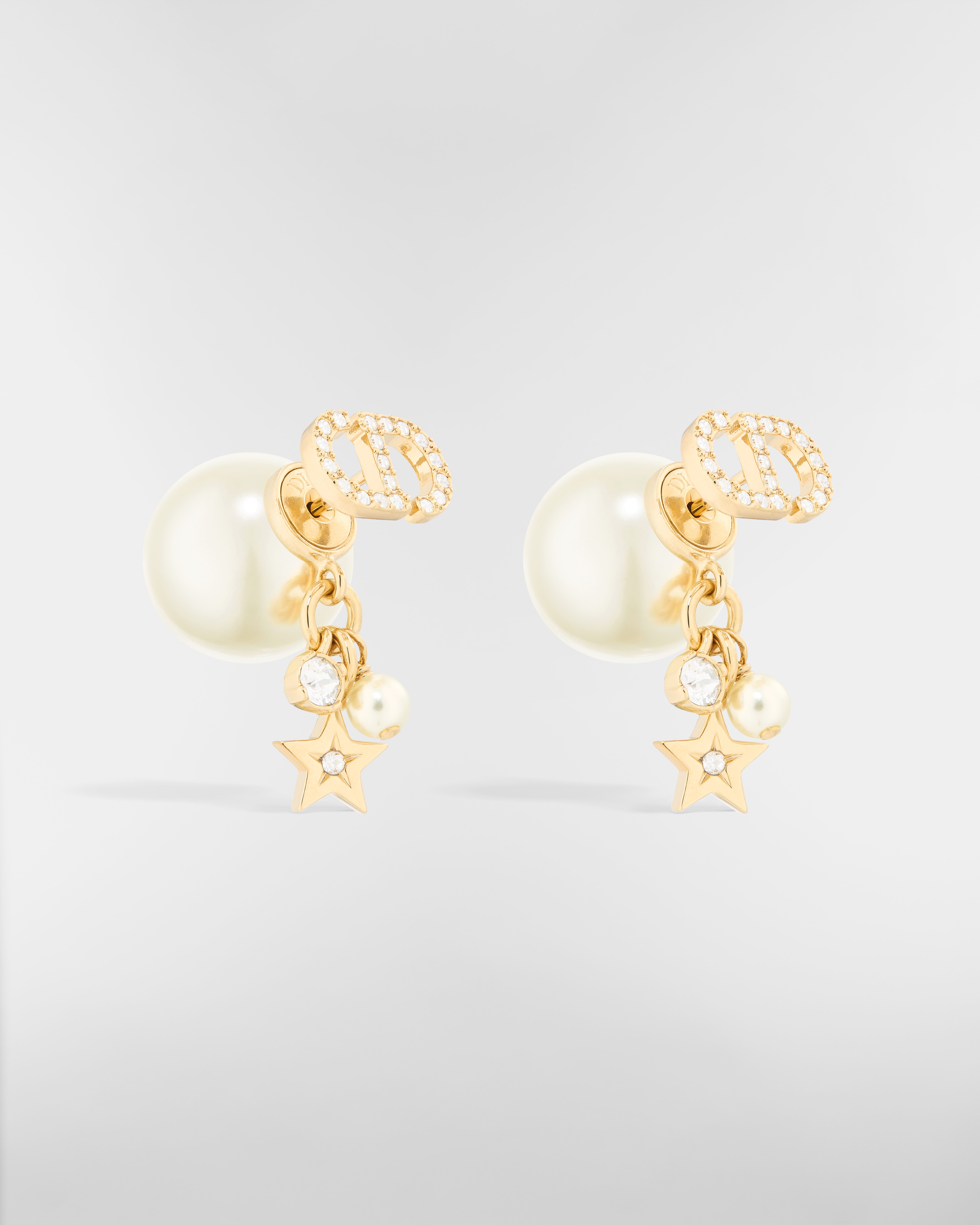 Dior Tribales 耳环 金色饰面金属、白色树脂珠饰和银色调晶体装饰 E03