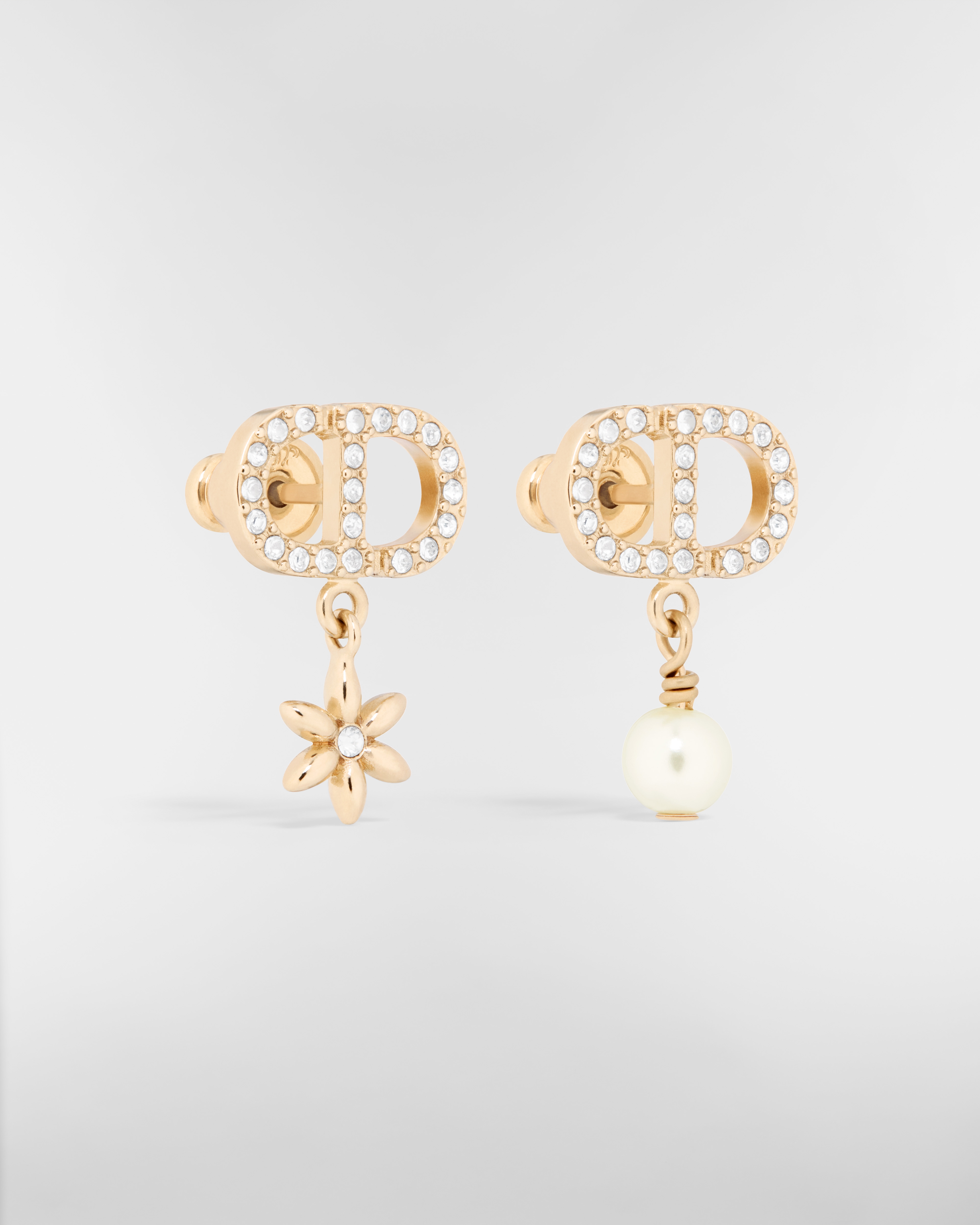 Petit CD Daisy Earrings