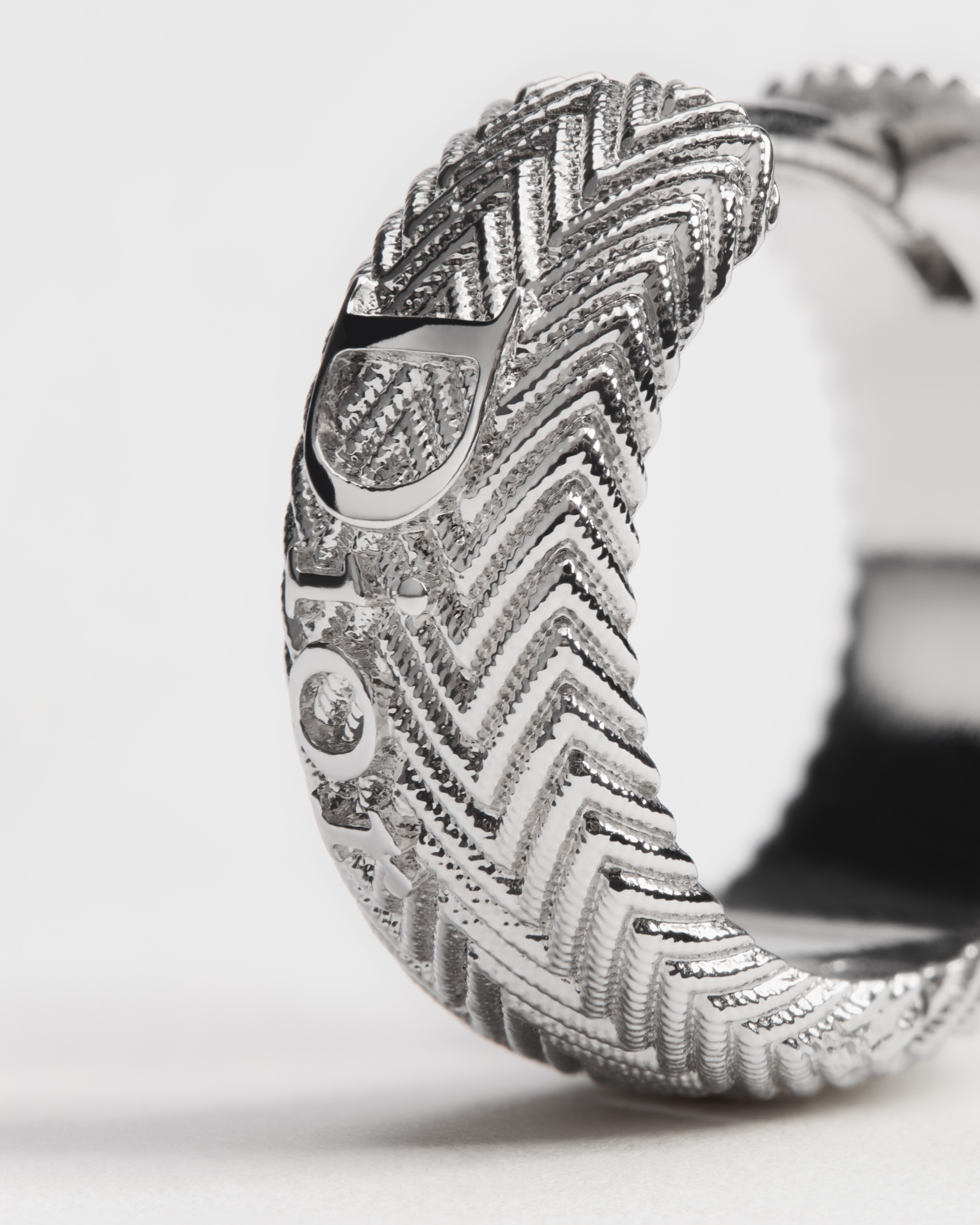 Dior Guilloché 耳環 銀色飾面黃銅 E11