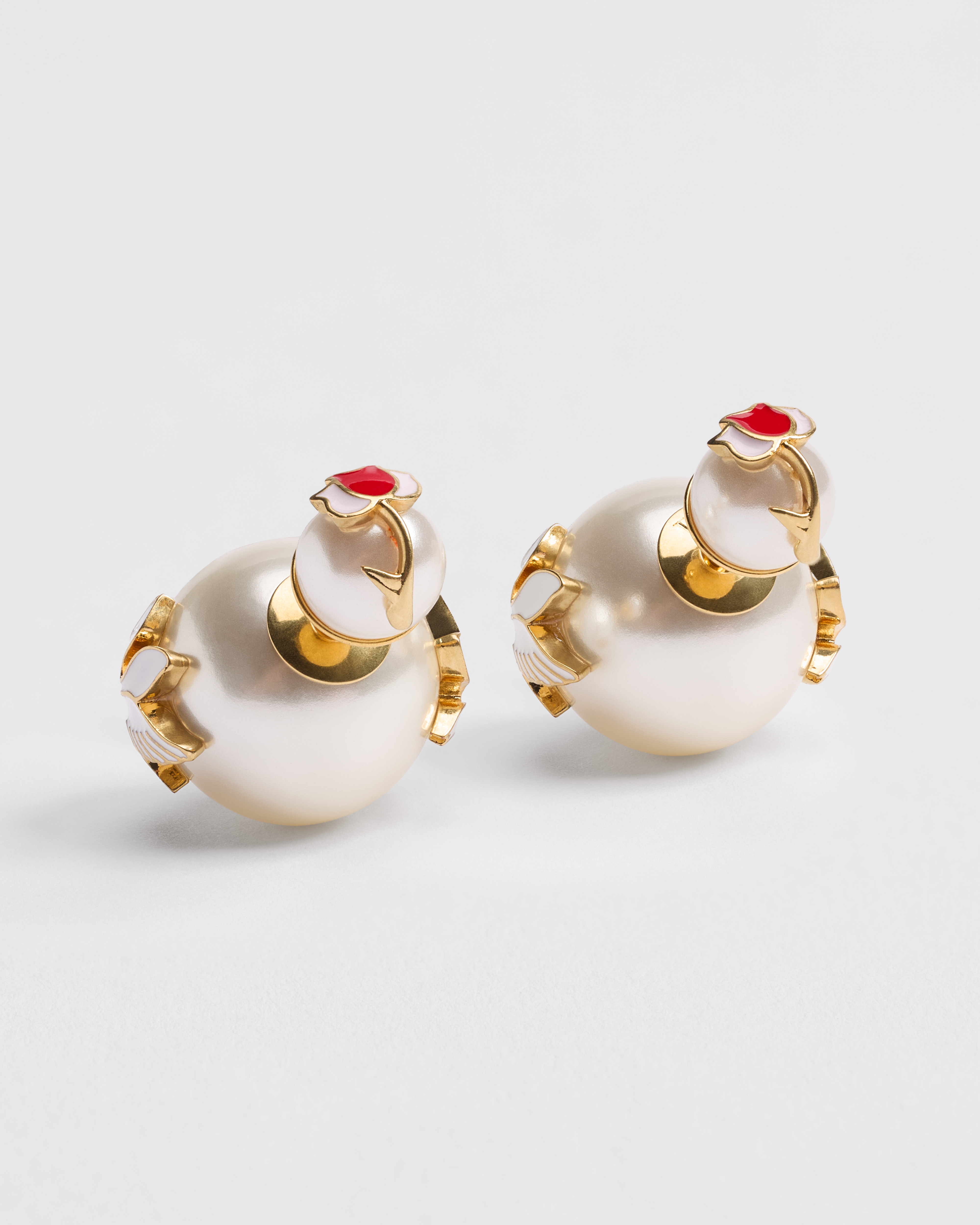 Dioramour Dior Tribales Ohrringe Metall mit Gold-Finish, Kunstharzperlen in Weiß und Lack in mehreren Farben E01