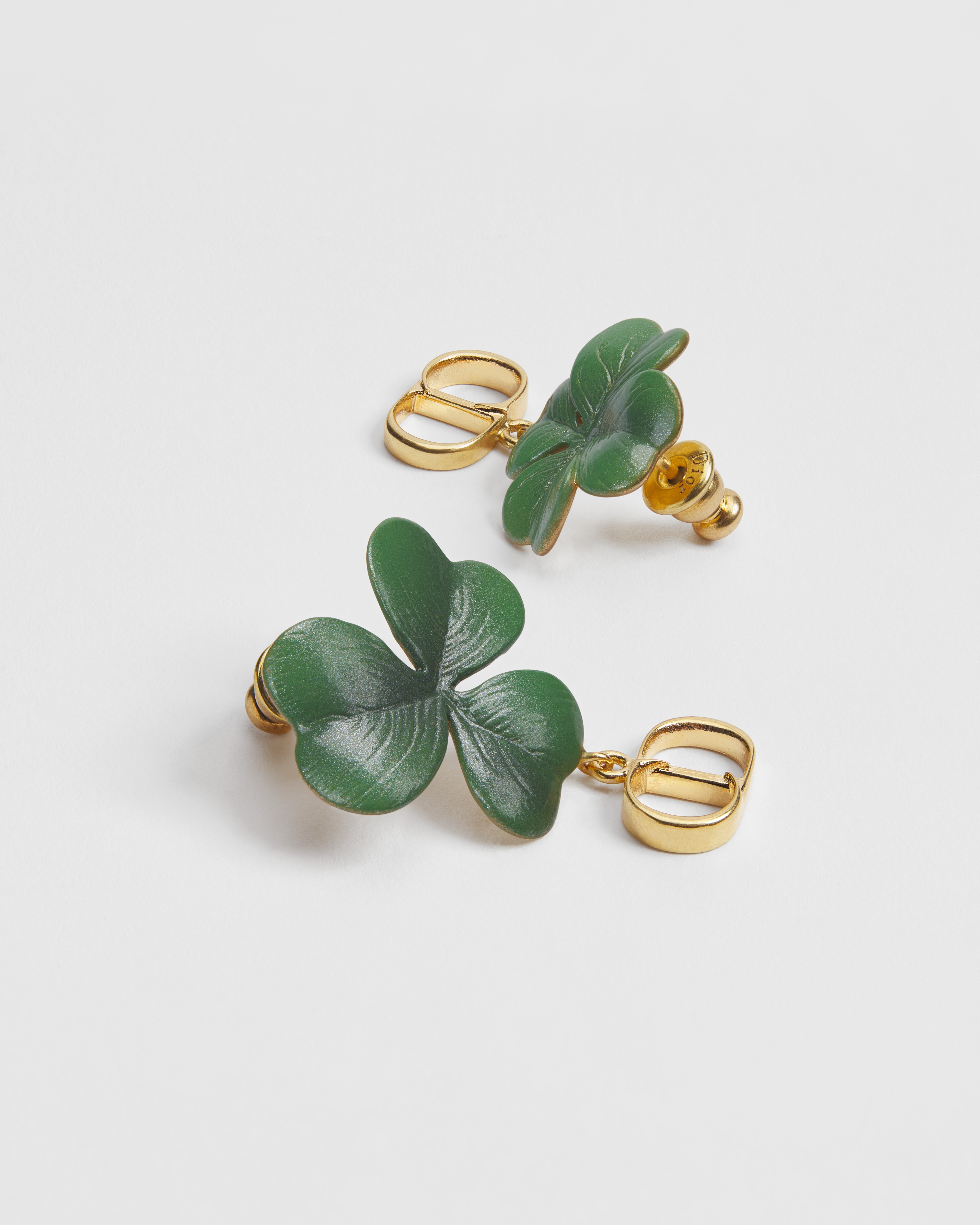 Boucles d'oreilles Dior Clover Métal finition dorée et laque verte E08