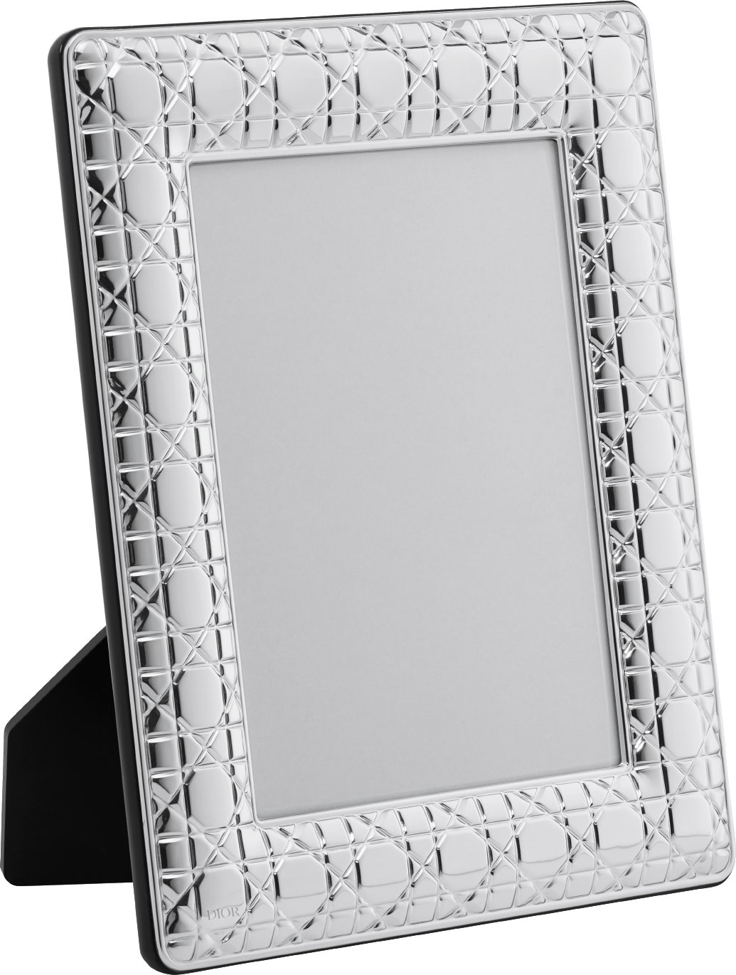 Frame aria_woman_viewcode_e01