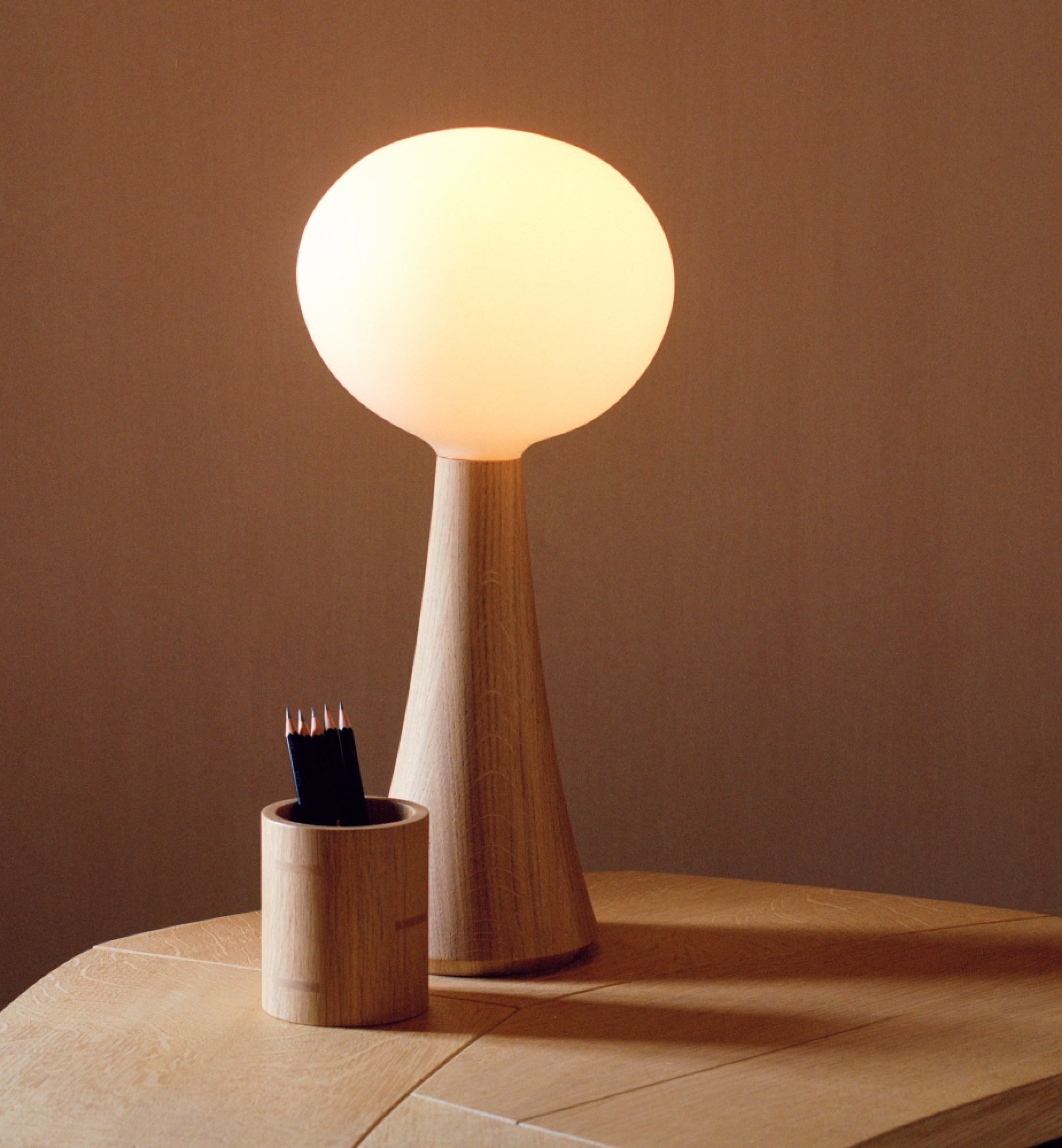 Lampe Ballon Dior Maison x Pierre Yovanovitch, Oak Wood E12