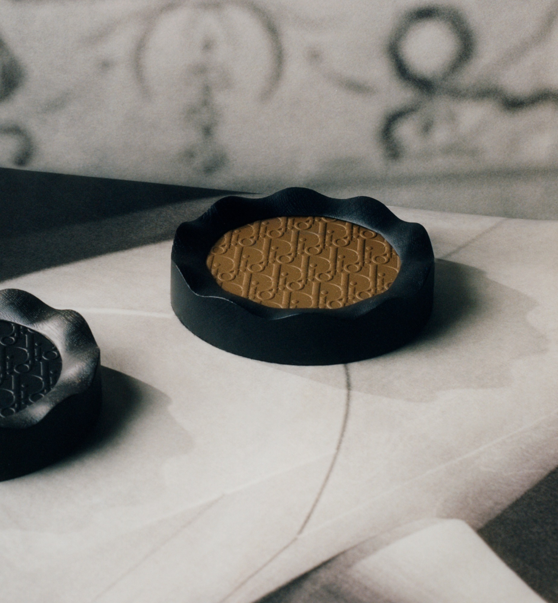 Schaaltje voor snuisterijen Dior Maison x Pierre Yovanovitch, bronskleurig E12