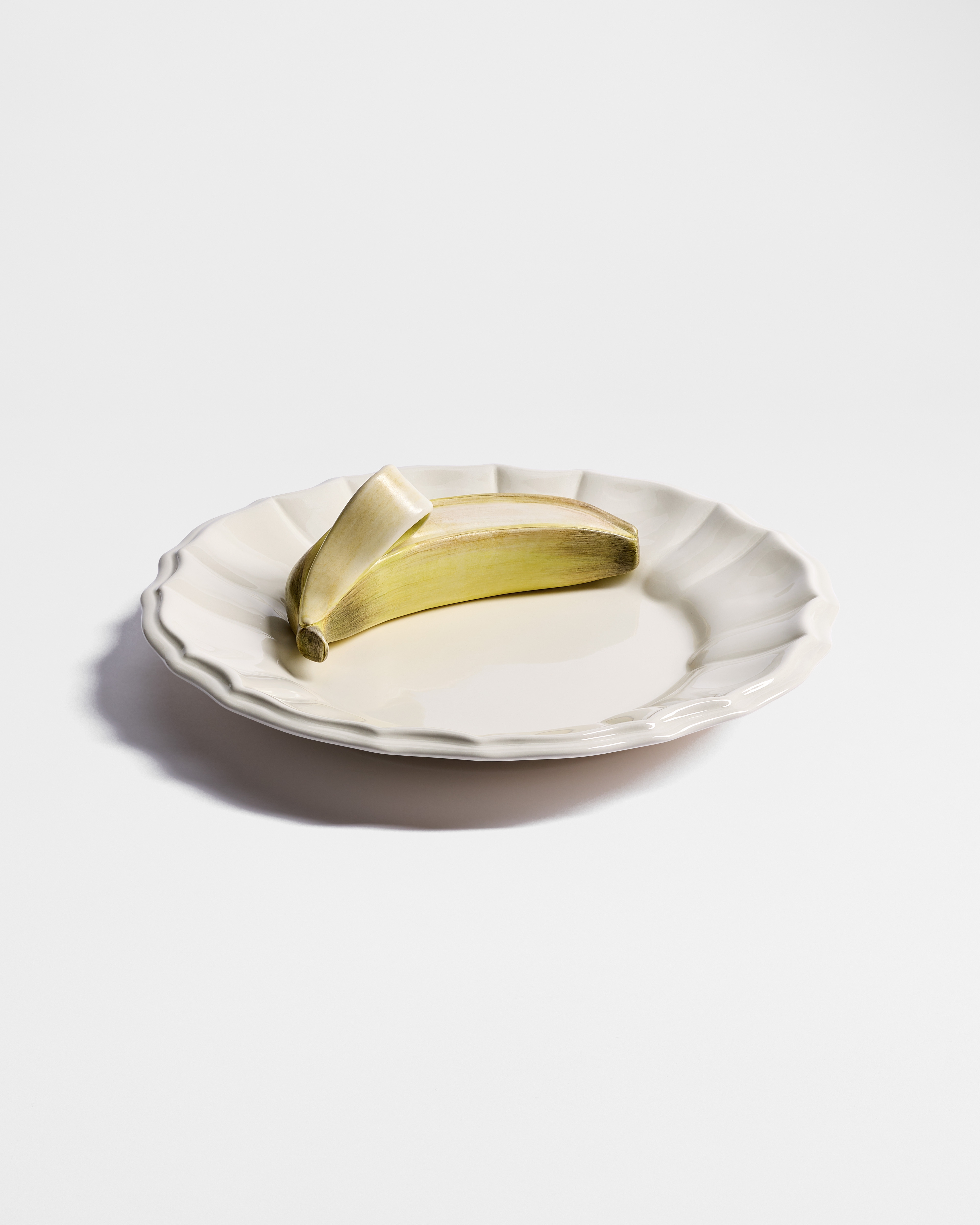 Decorative Plate Ecru Ceramic with Banana Trompe-l'Oeil Motif E01