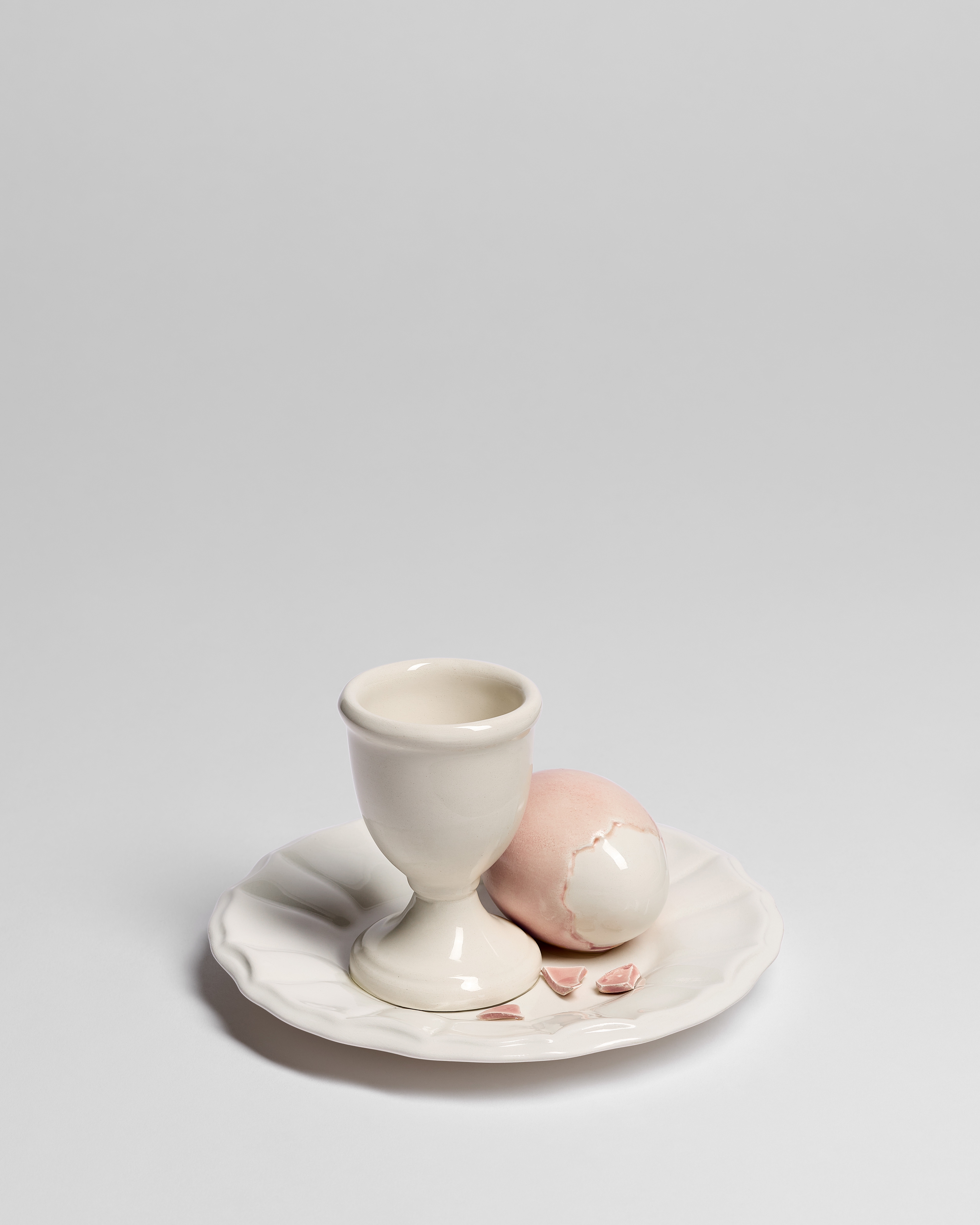 Decorative Egg Cup Ecru Ceramic with Boiled Egg Trompe-l'Oeil Motif E01