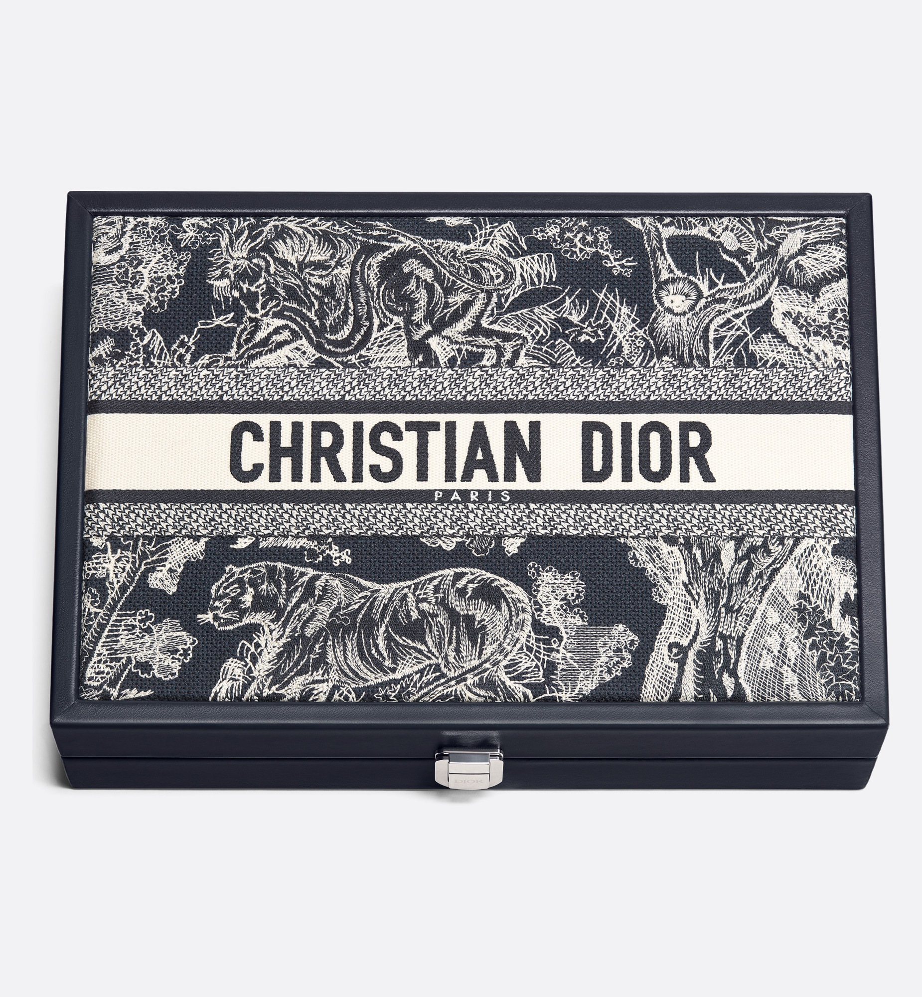 Großes, besticktes Backgammon Toile de Jouy in Blau E01