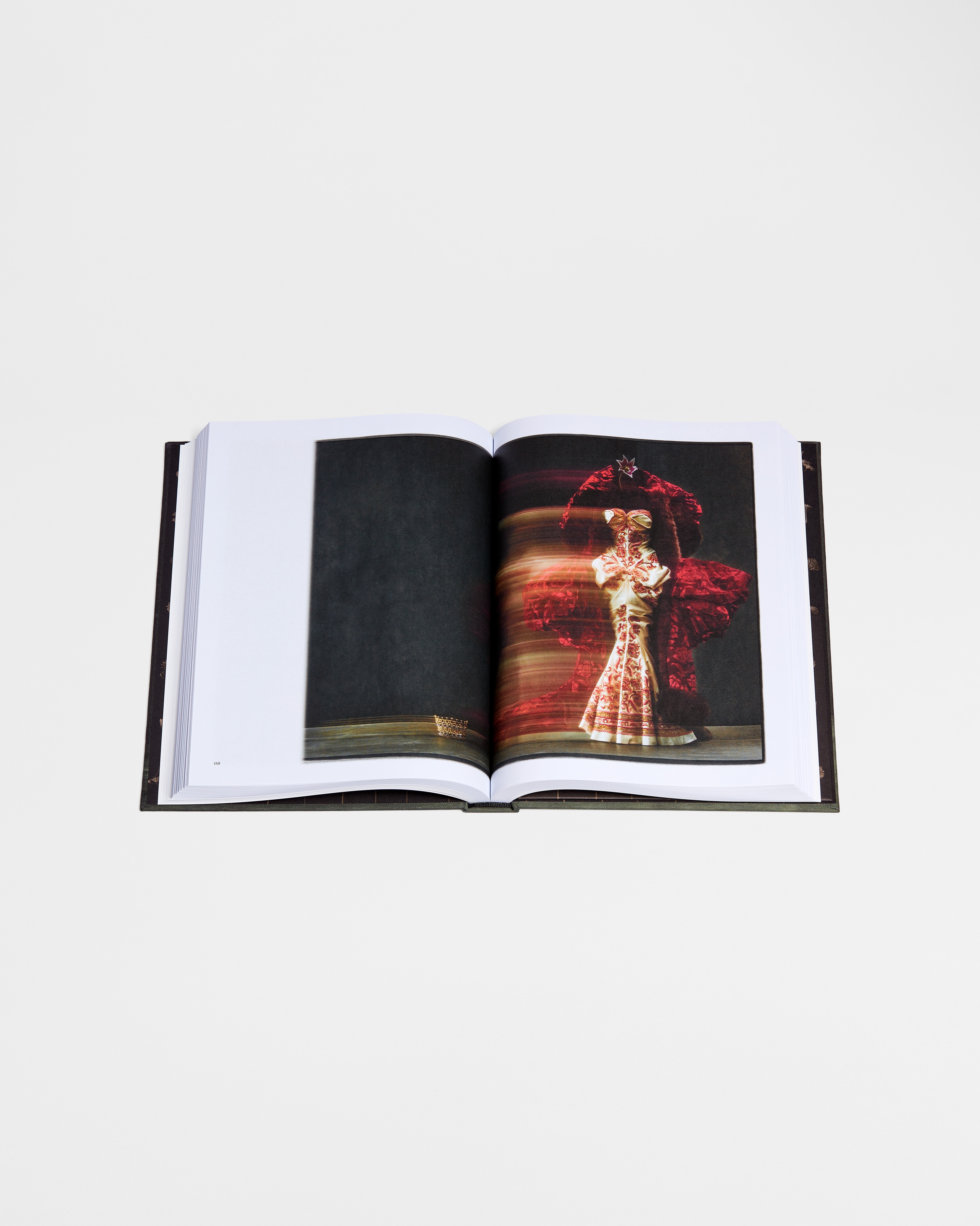 Libro: Christian Dior Designer of Dreams, クリスチャン・ディオール、夢のクチュリエ, exposición en Japón Versión en japonés con folleto en inglés E10