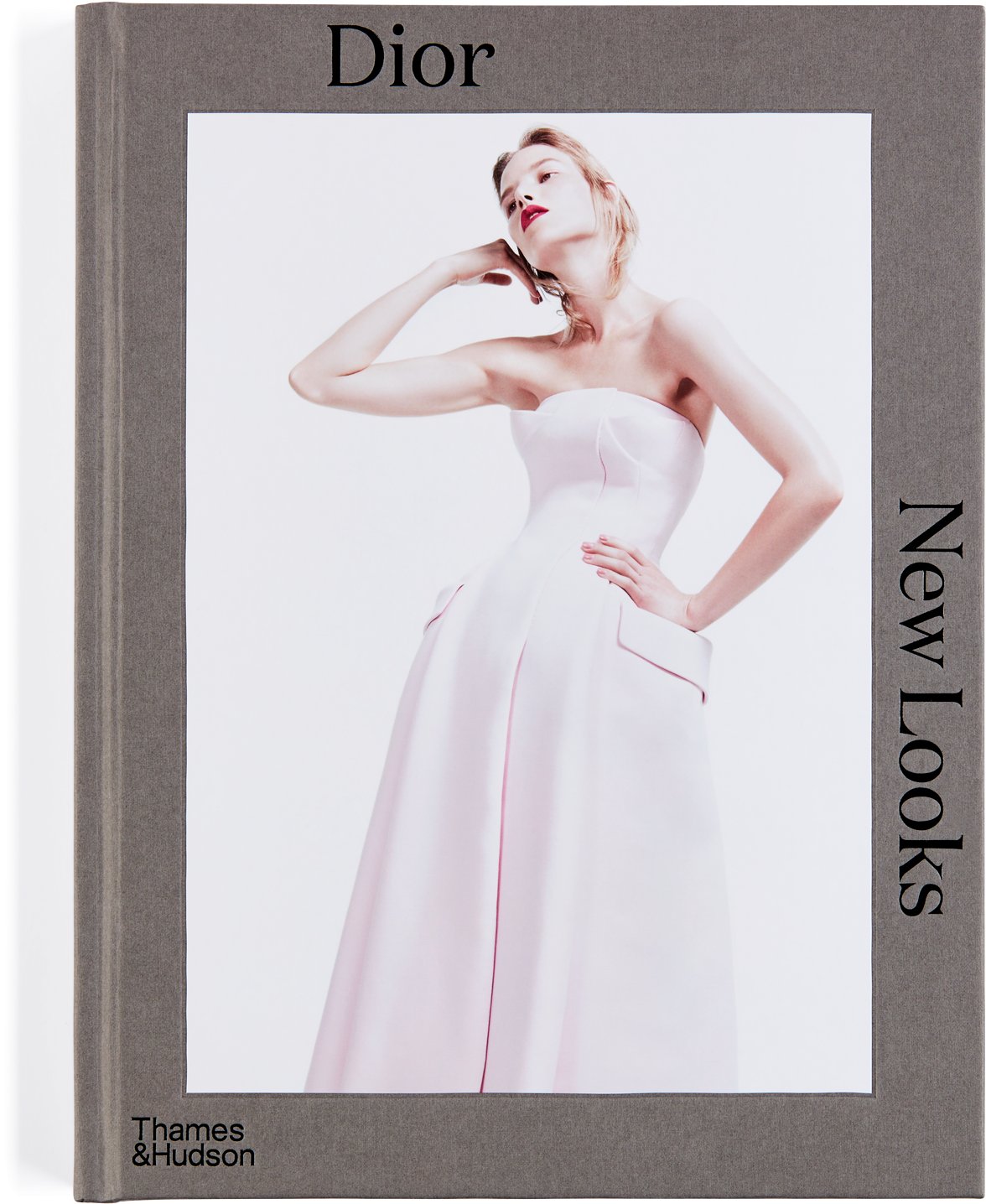 Book: Dior New Looks aria_woman_viewcode_e01