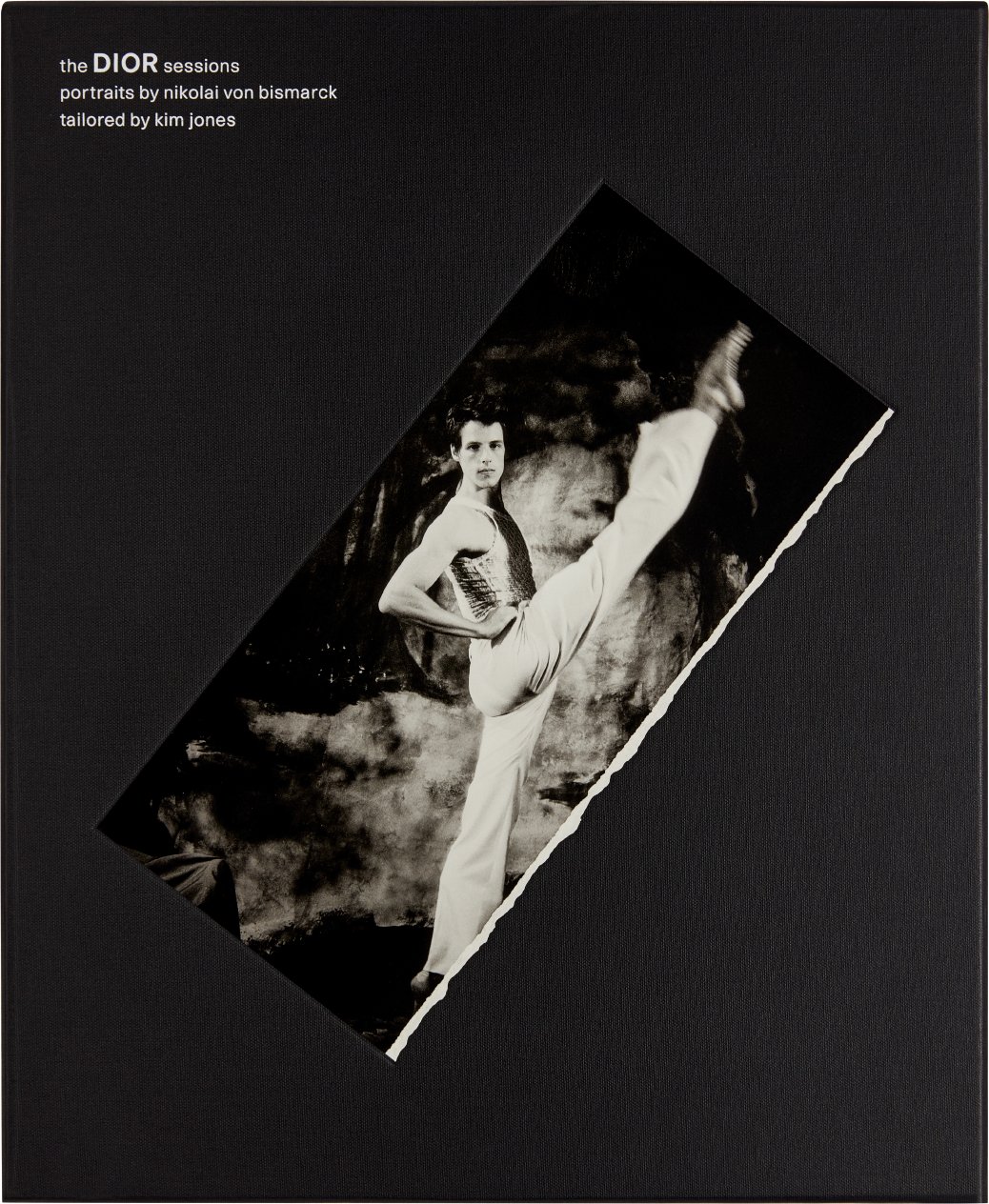 Book: The Dior Sessions aria_woman_viewcode_e01