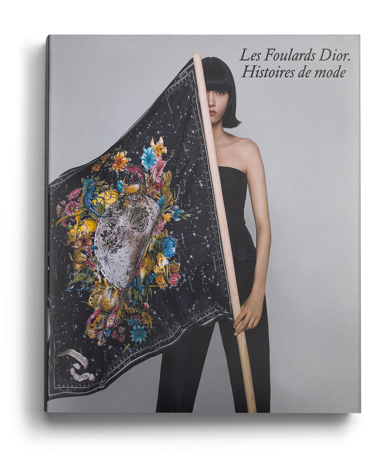 Boek: Les Foulards Dior. Histoires de mode aria_woman_viewcode_e01