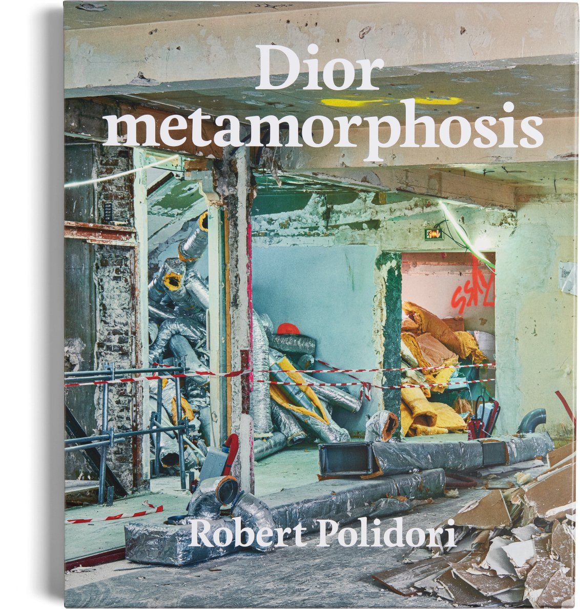 Boek: Dior Metamorphosis aria_woman_viewcode_e01