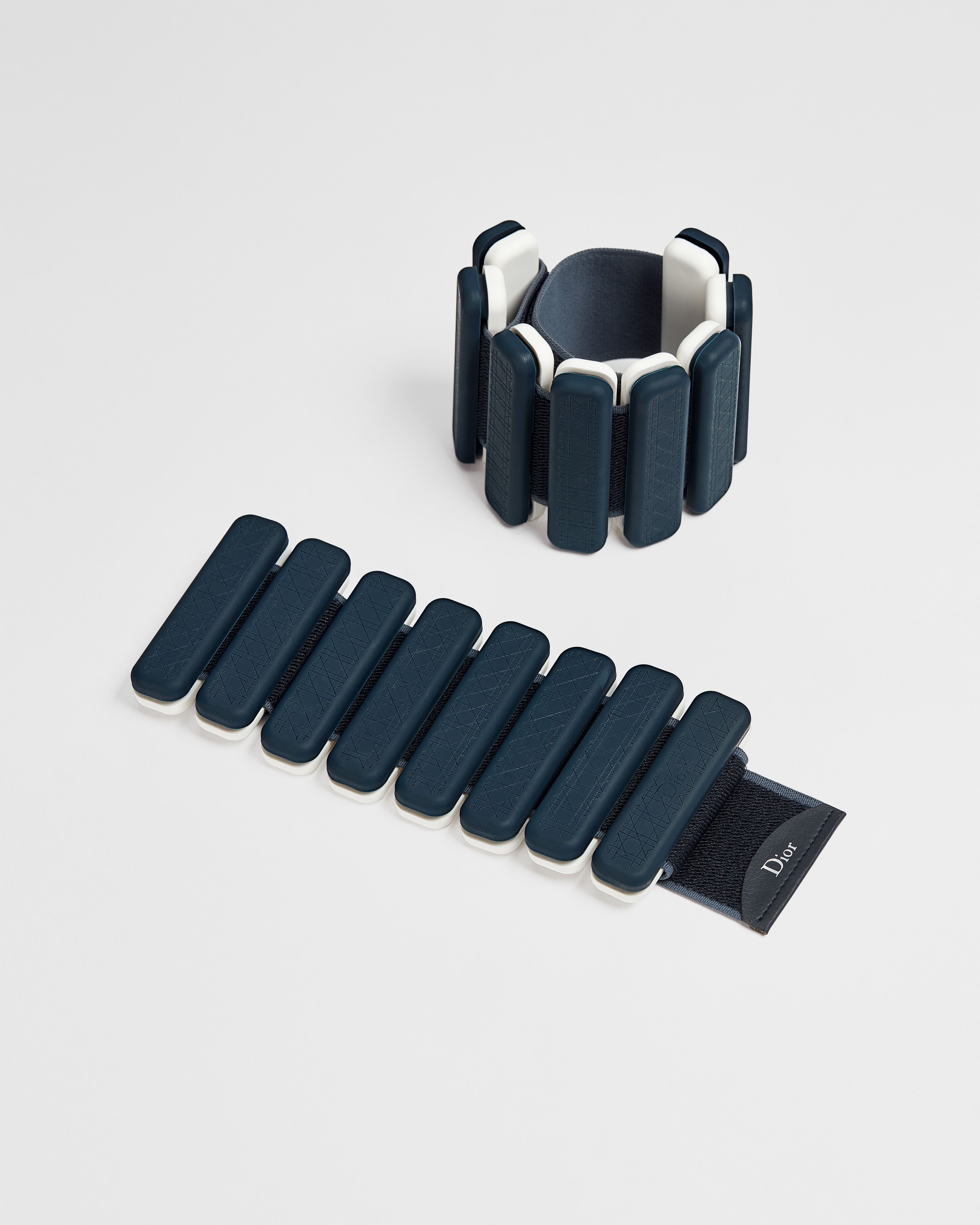 Set mit zwei Gewichtsarmbändern Cannage Stahl in Tiefblau und Funktionsstoff E01