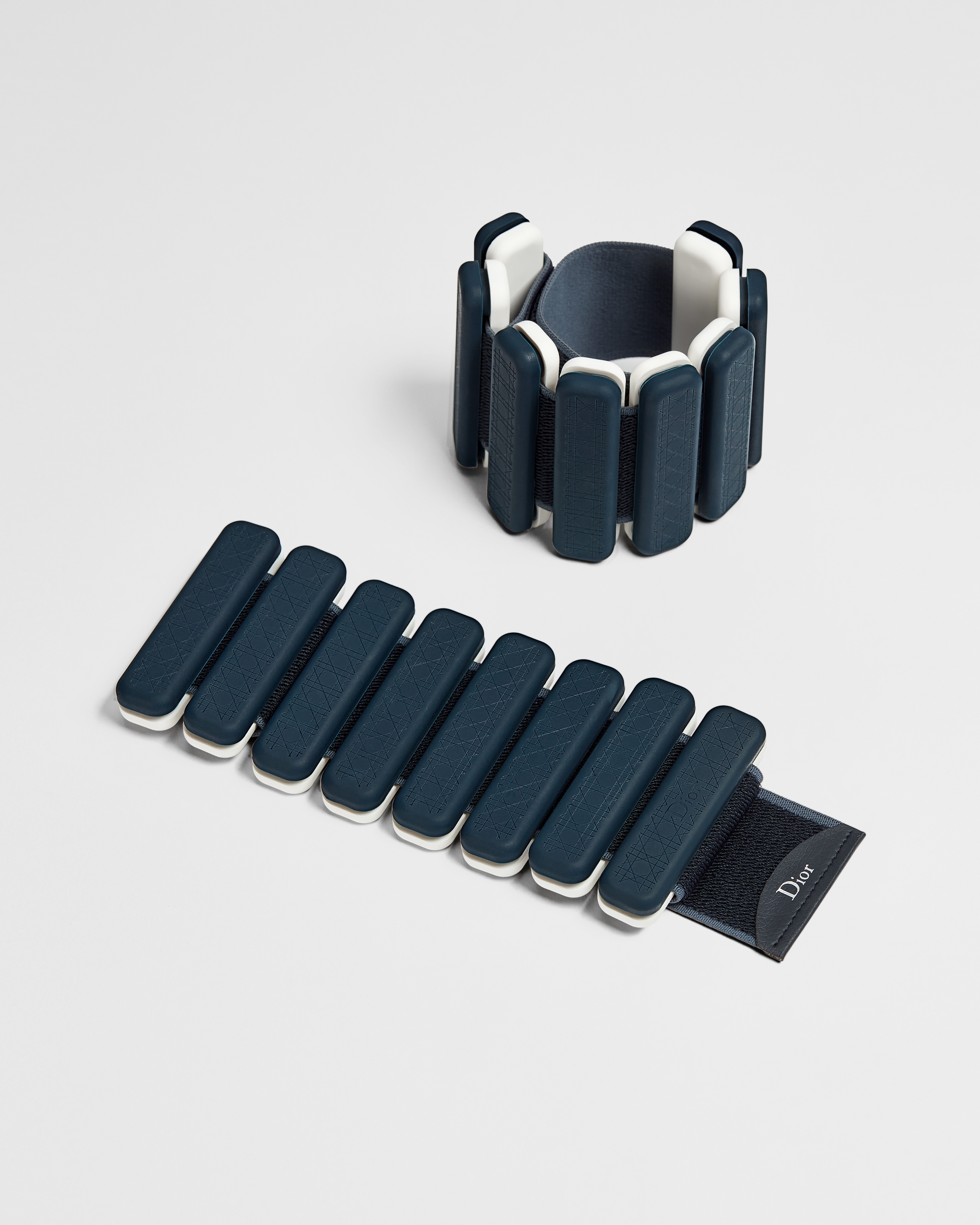 Conjunto de dos muñequeras lastradas Acero Cannage y tejido técnico en azul oscuro E01