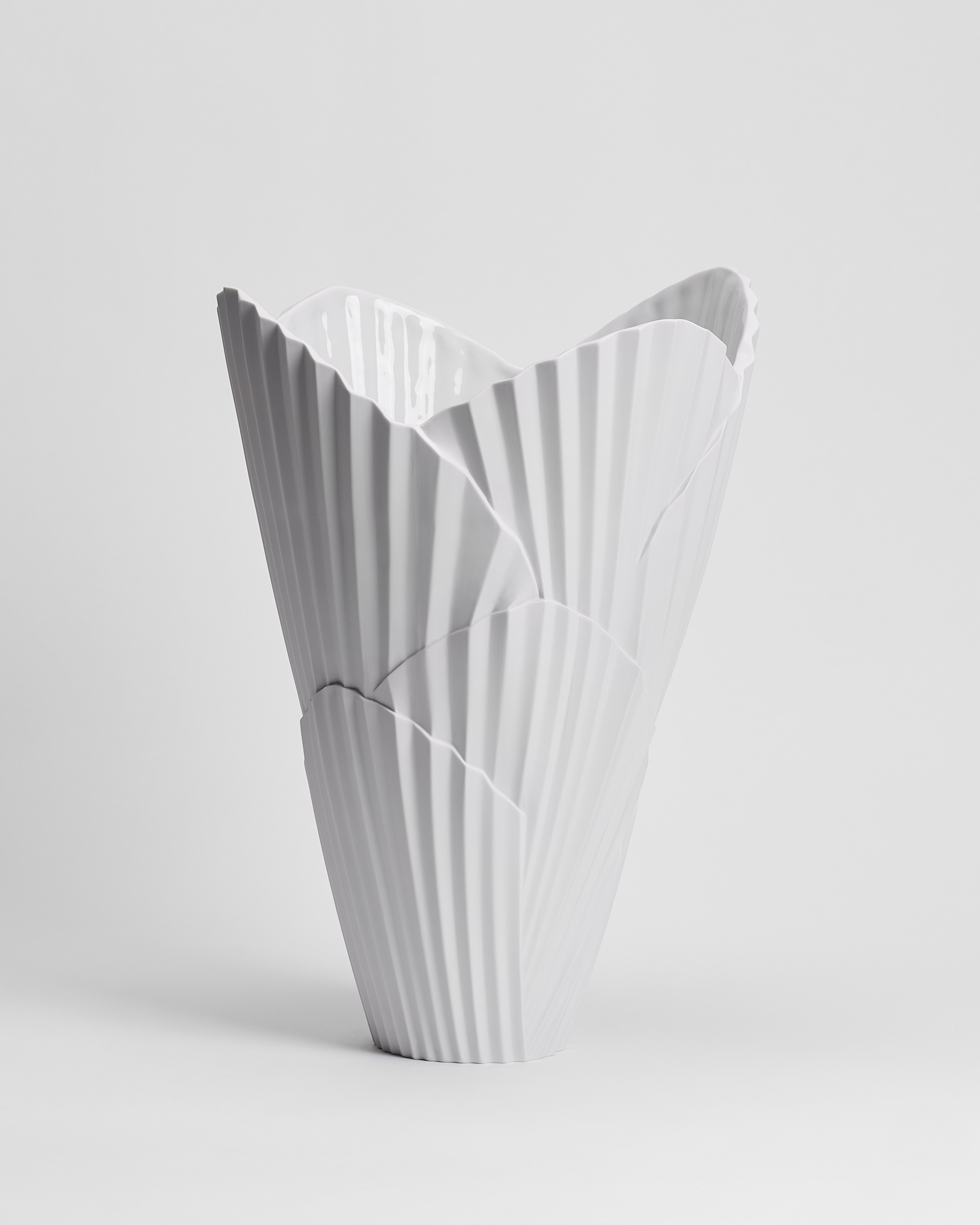 Plissé Vase White Porcelain E03