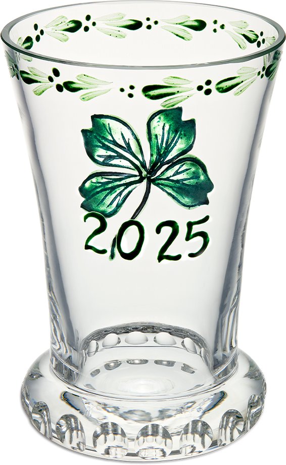 Hand-Painted Vase aria_woman_viewcode_e01