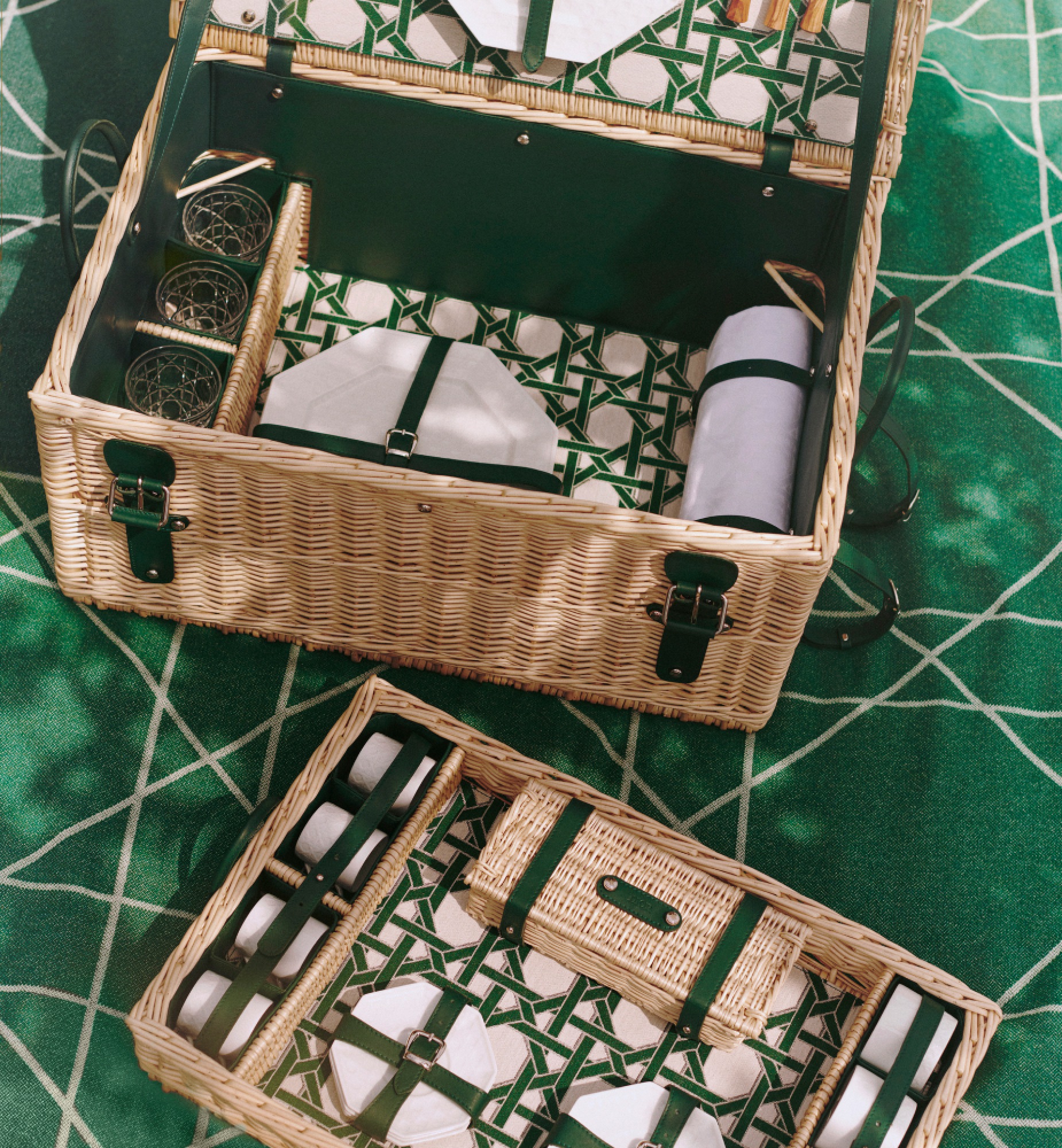 Miss Dior Picnic Basket for Four People