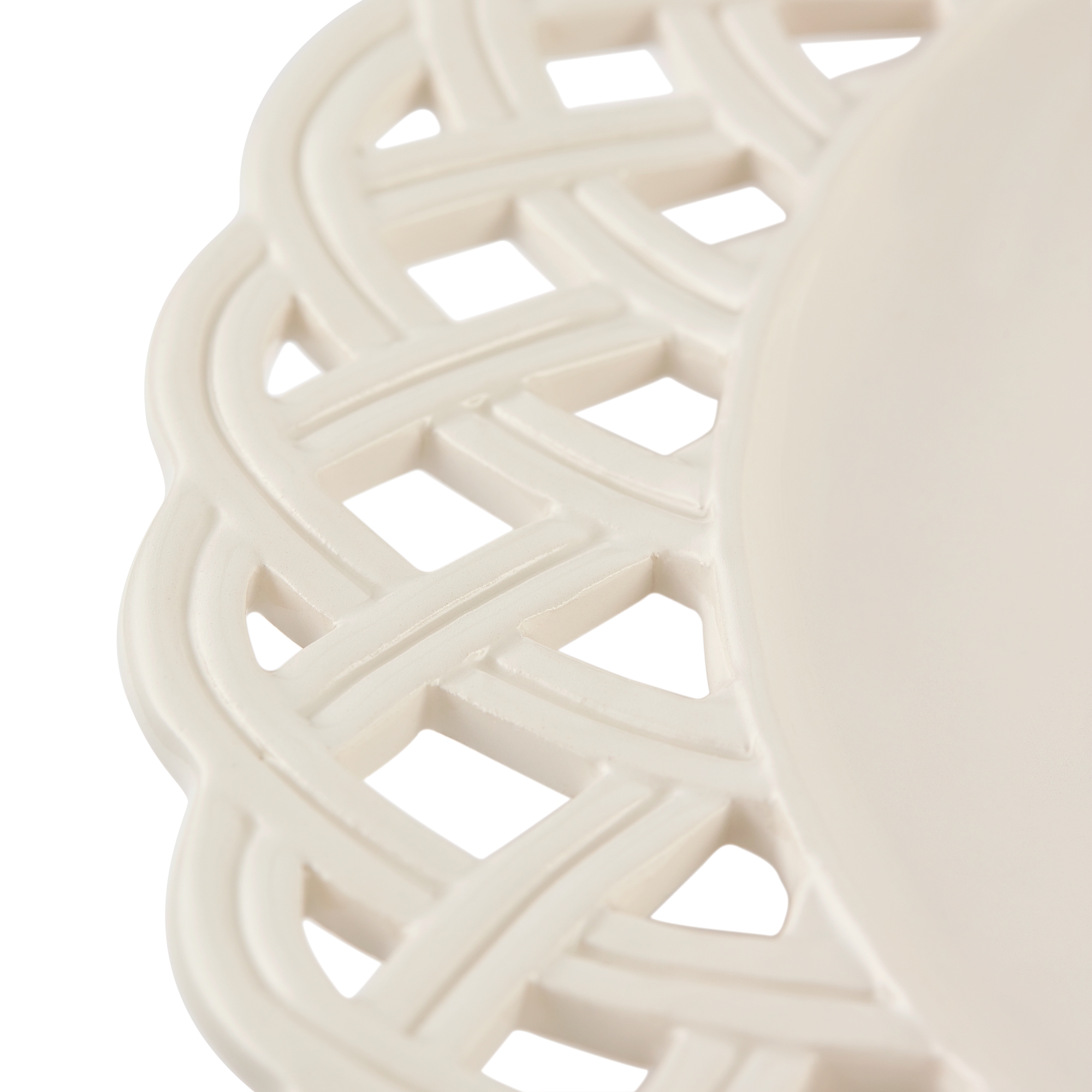 Decorative Plate White Openwork Details E09