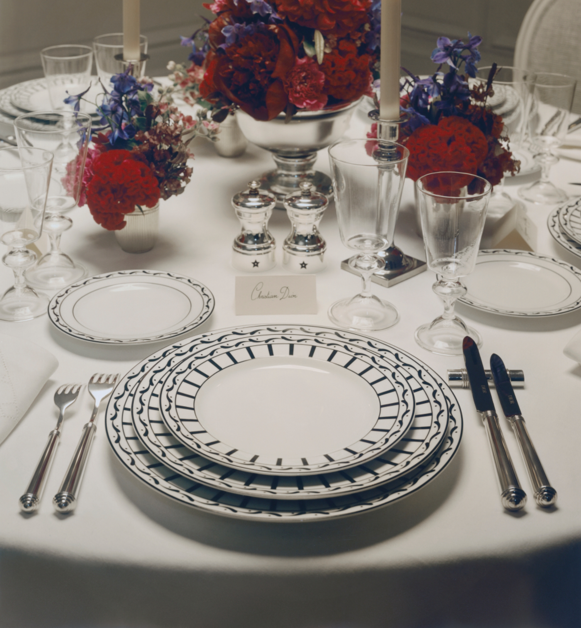 Assiette de présentation Monsieur Dior, blanc et noir E13