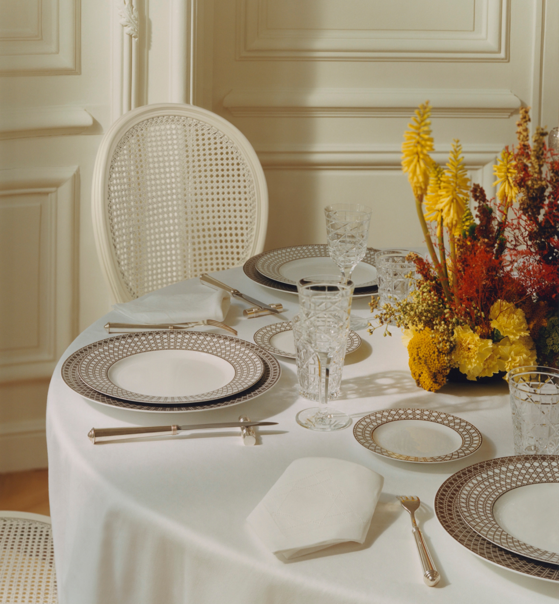 Side Plate White and Beige Cannage Montaigne E12