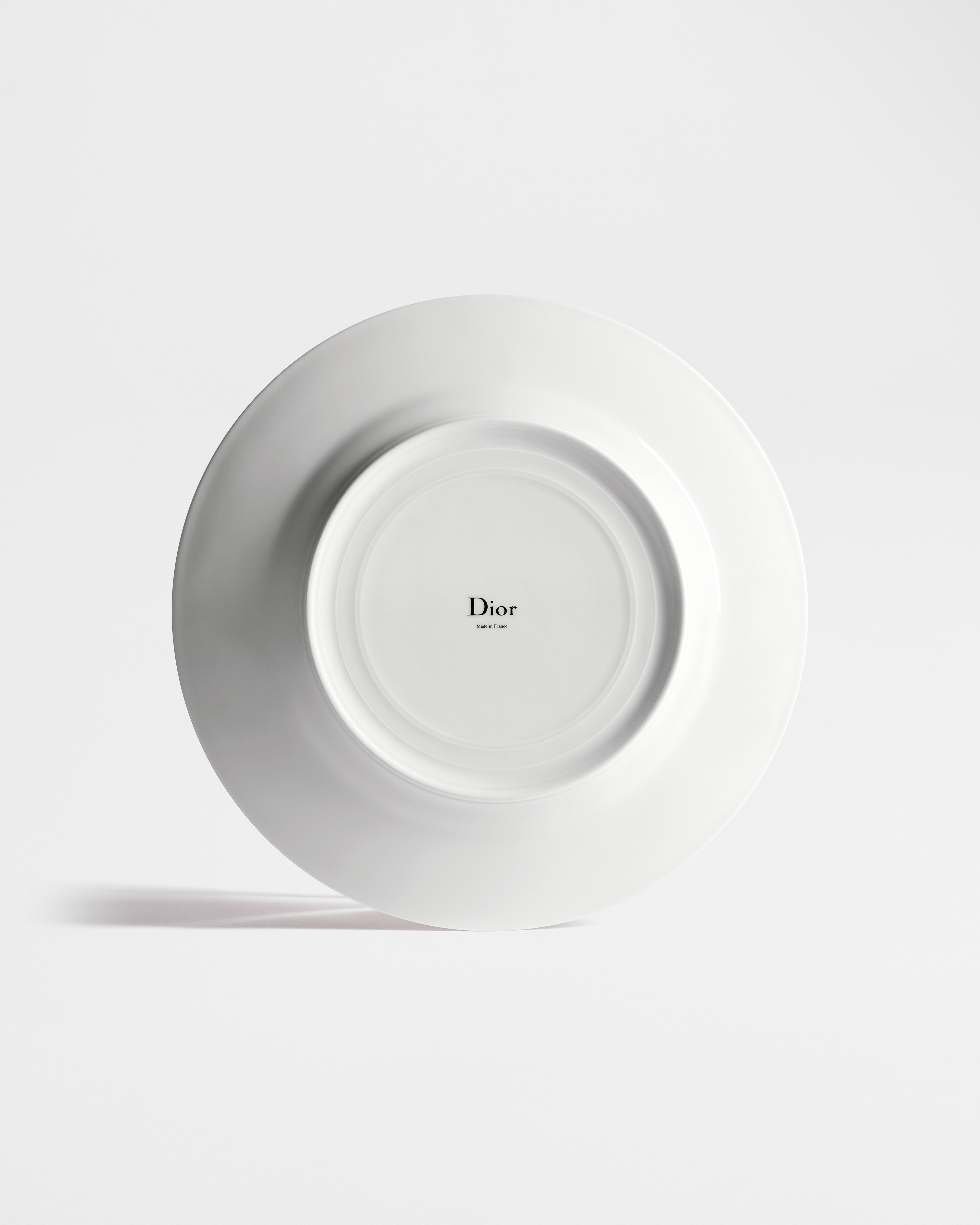 Dinner Plate White Limoges Porcelain with Multicolor and 24-Carat Gold Bal des Jeux Heart Motif E08