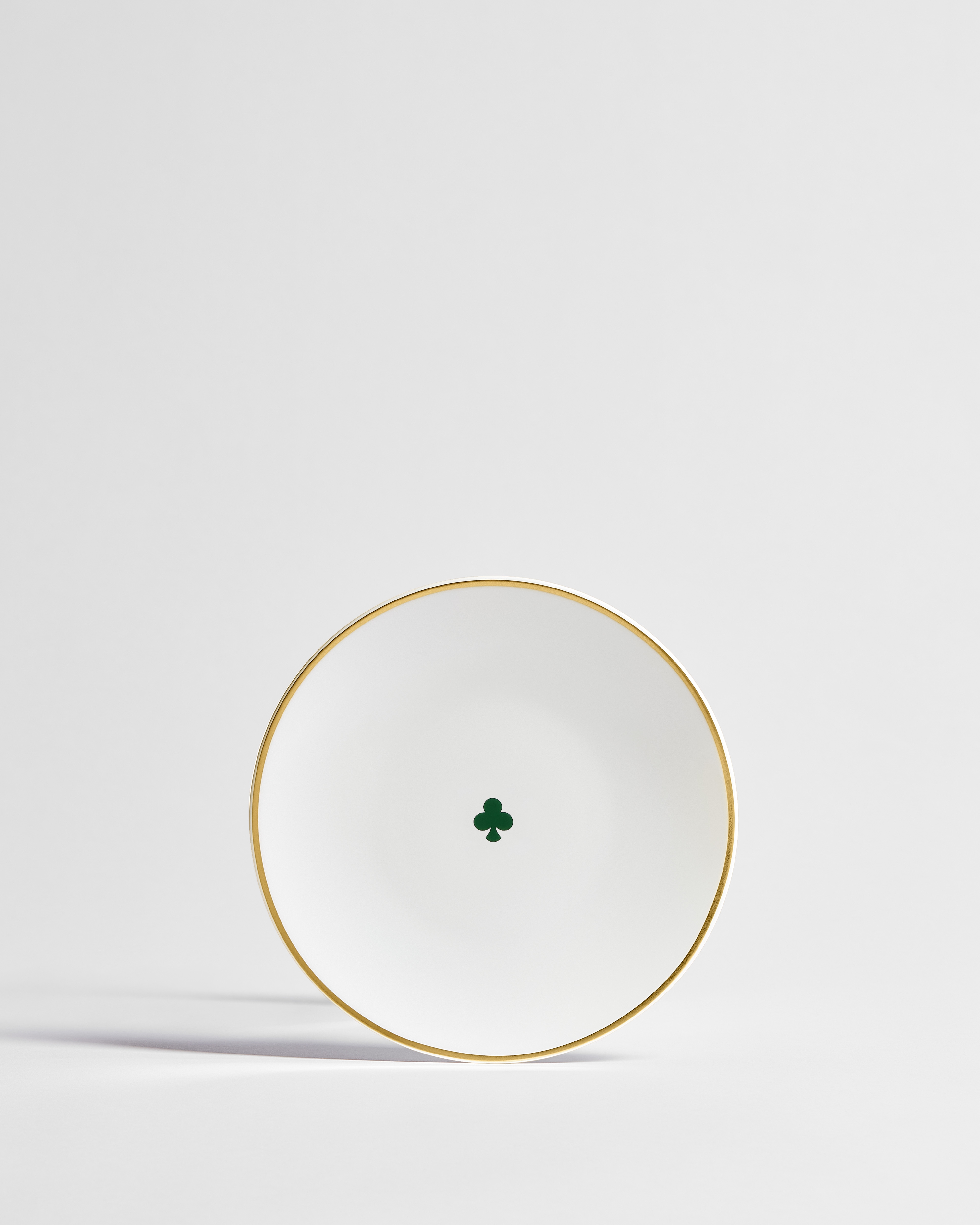 Beilagenteller Limoges-Porzellan in Weiß mit Bal des Jeux Kreuz Motiv in mehreren Farben und 24-karätigem Gold E01