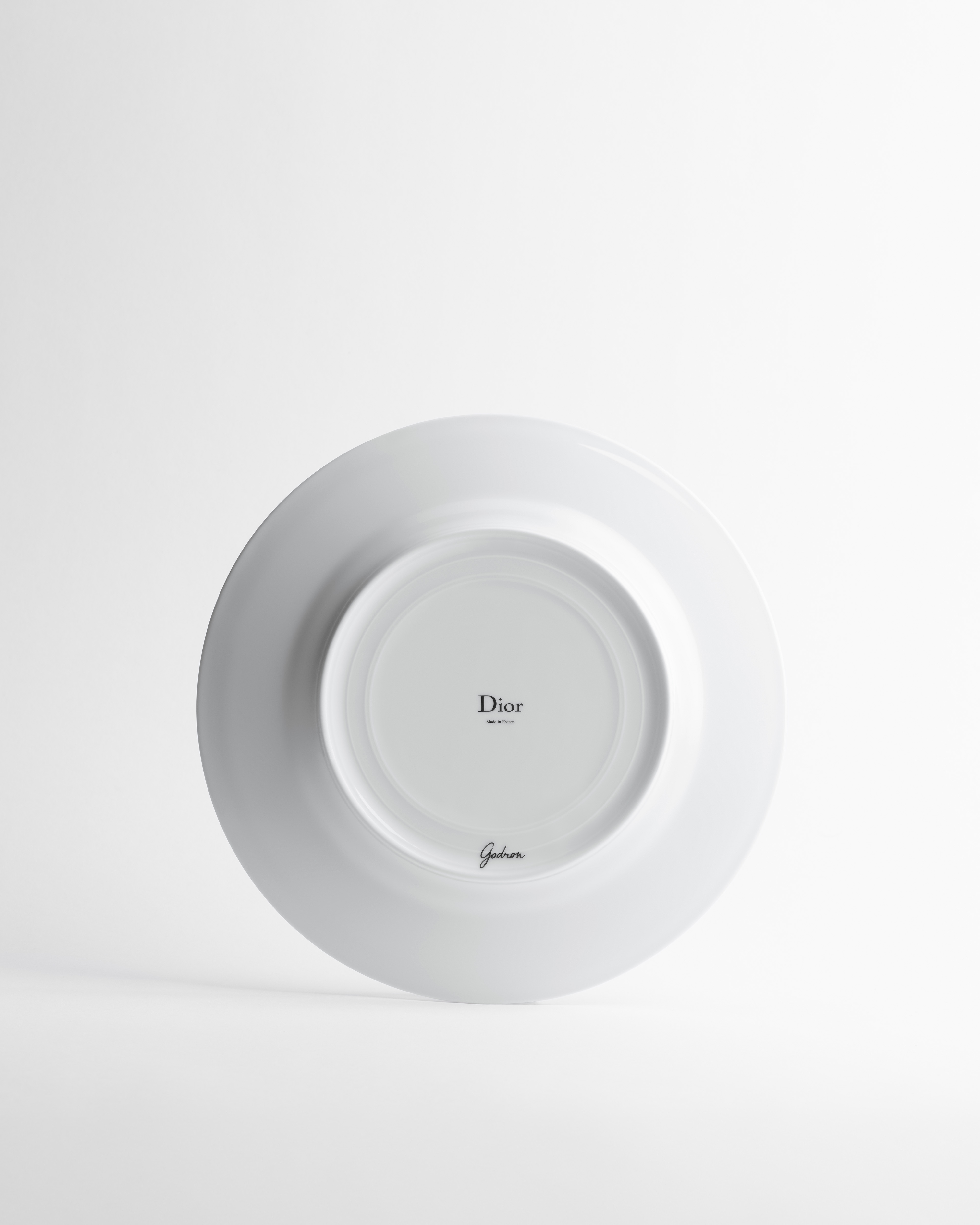 Assiette de présentation Porcelaine de Limoges blanche à motif Godron bleu E08