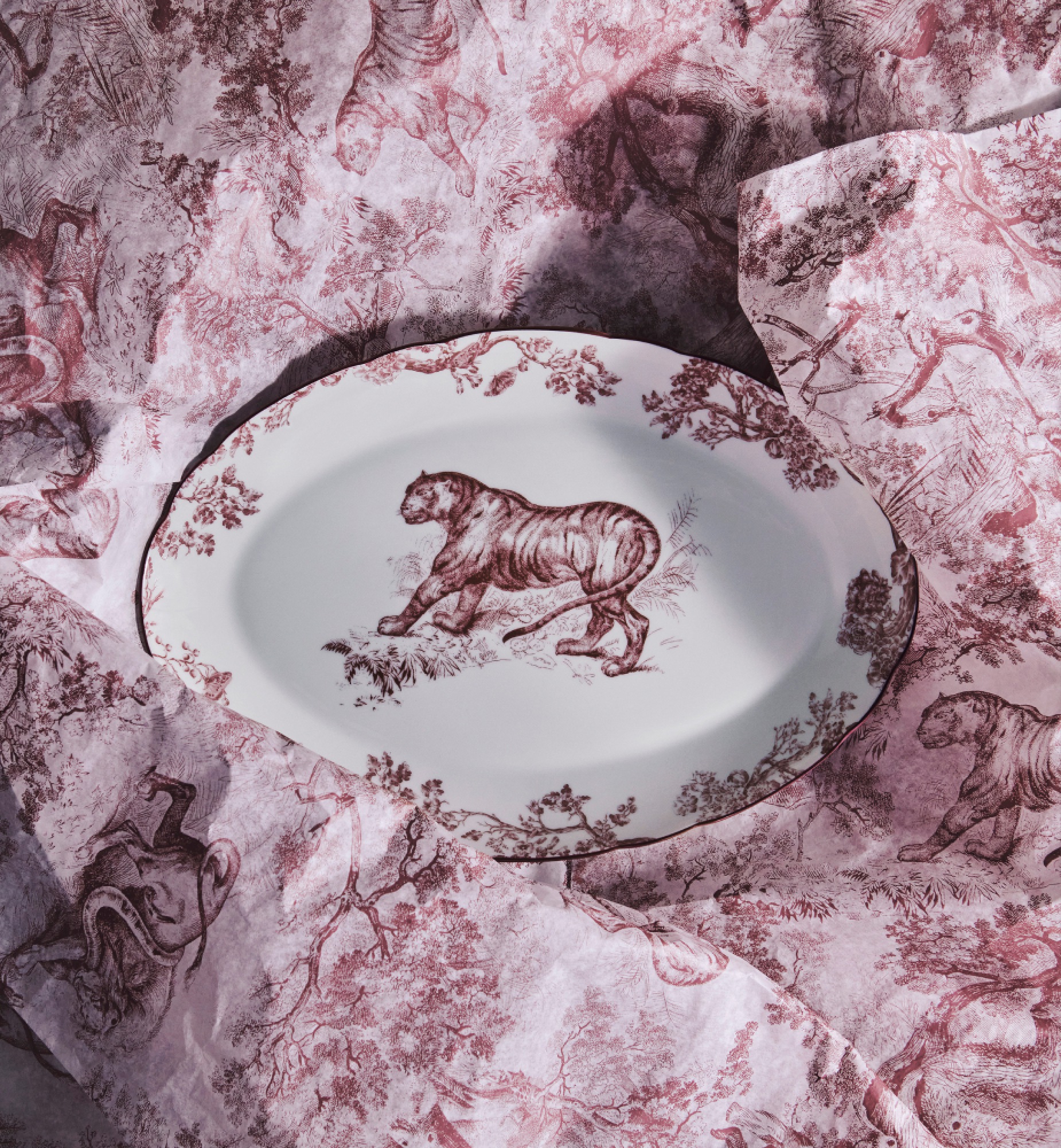 Plat ovale Toile de Jouy, Tigre, bordeaux E12