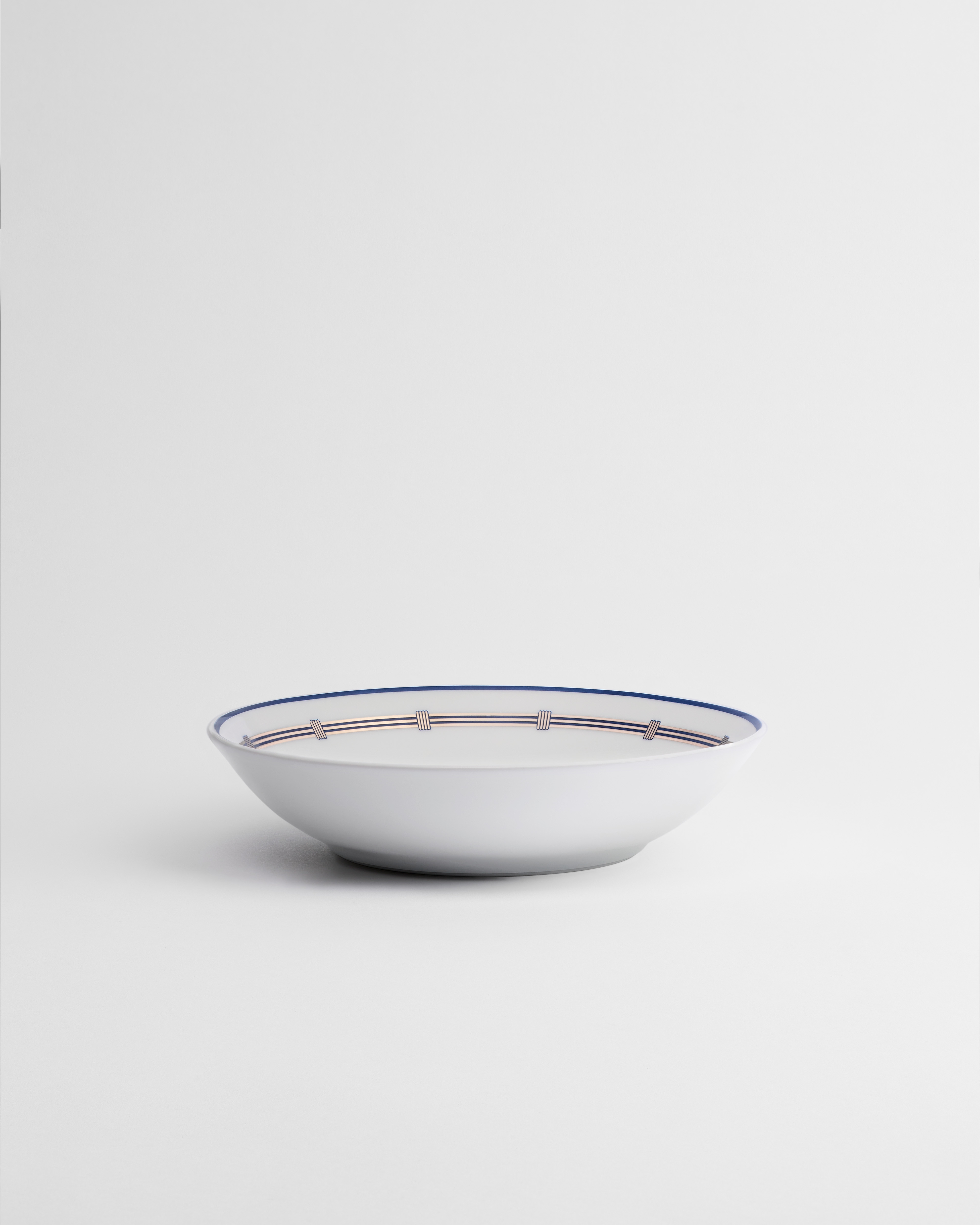 Assiette à pâtes Porcelaine de Limoges blanche à motif Godron bleu E01