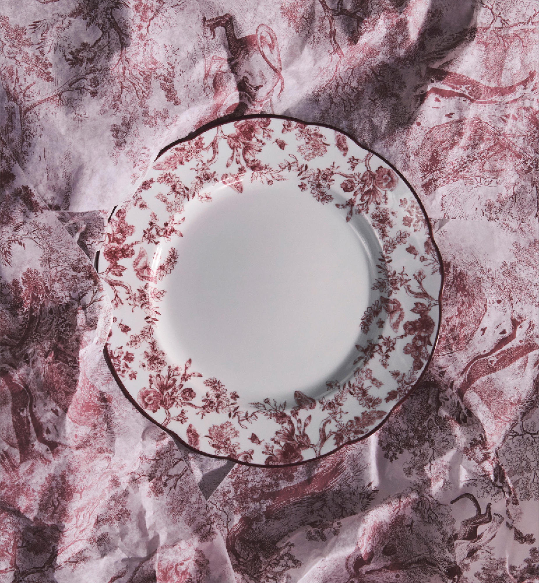 Assiette à dîner Toile de Jouy, bordeaux E12