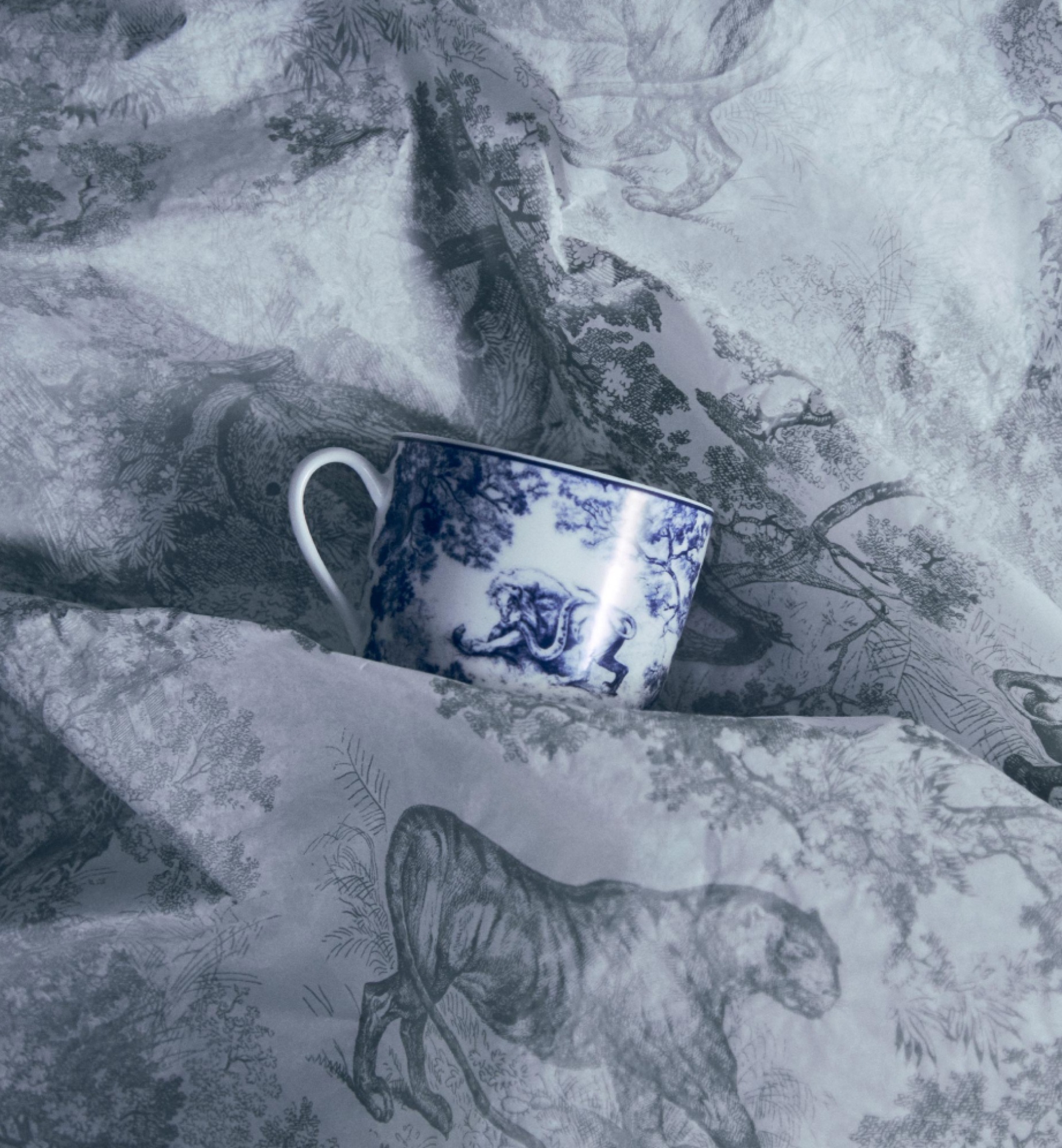Taza de té Toile de Jouy azul E12