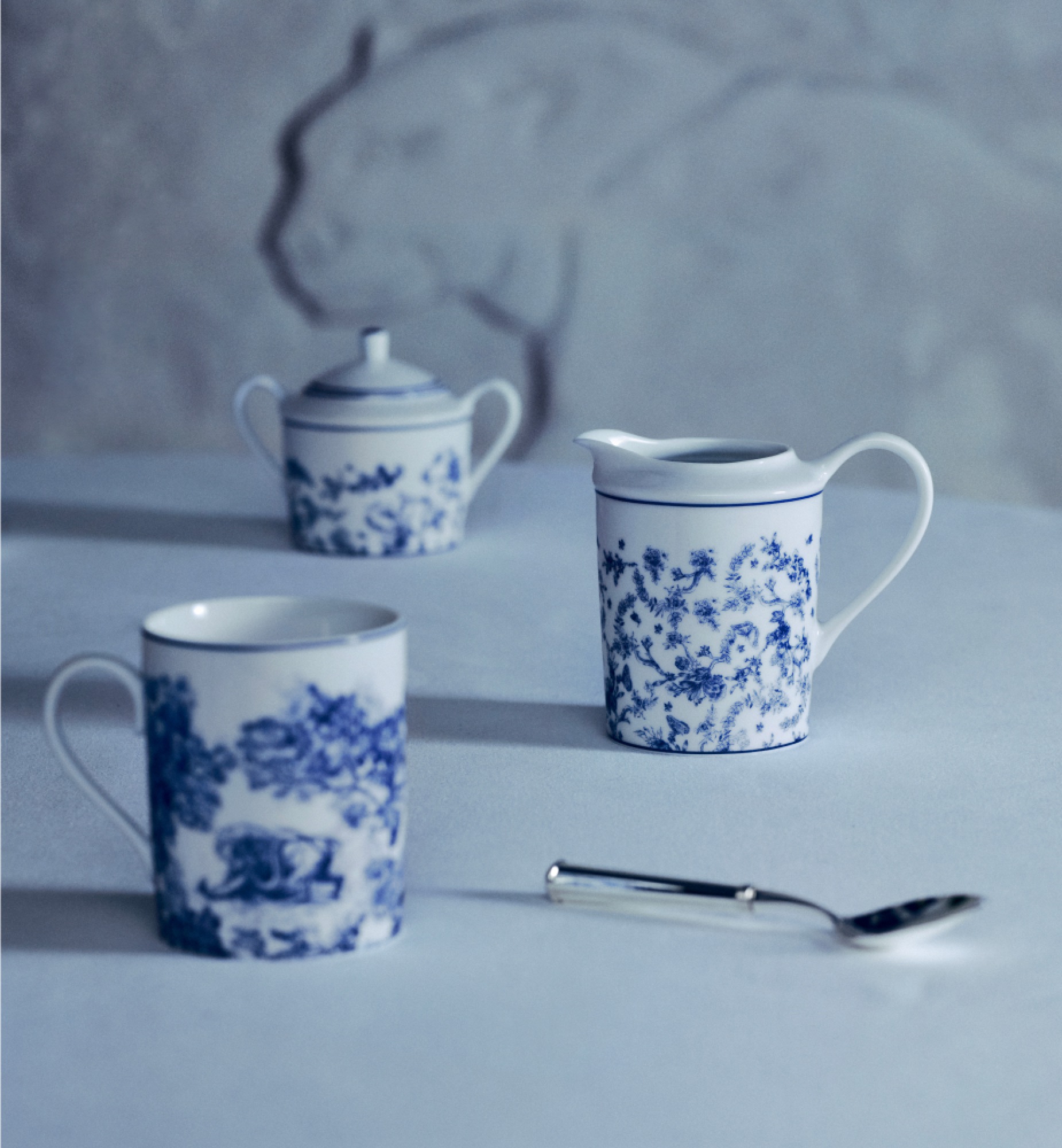 Becher Toile de Jouy in Blau E12