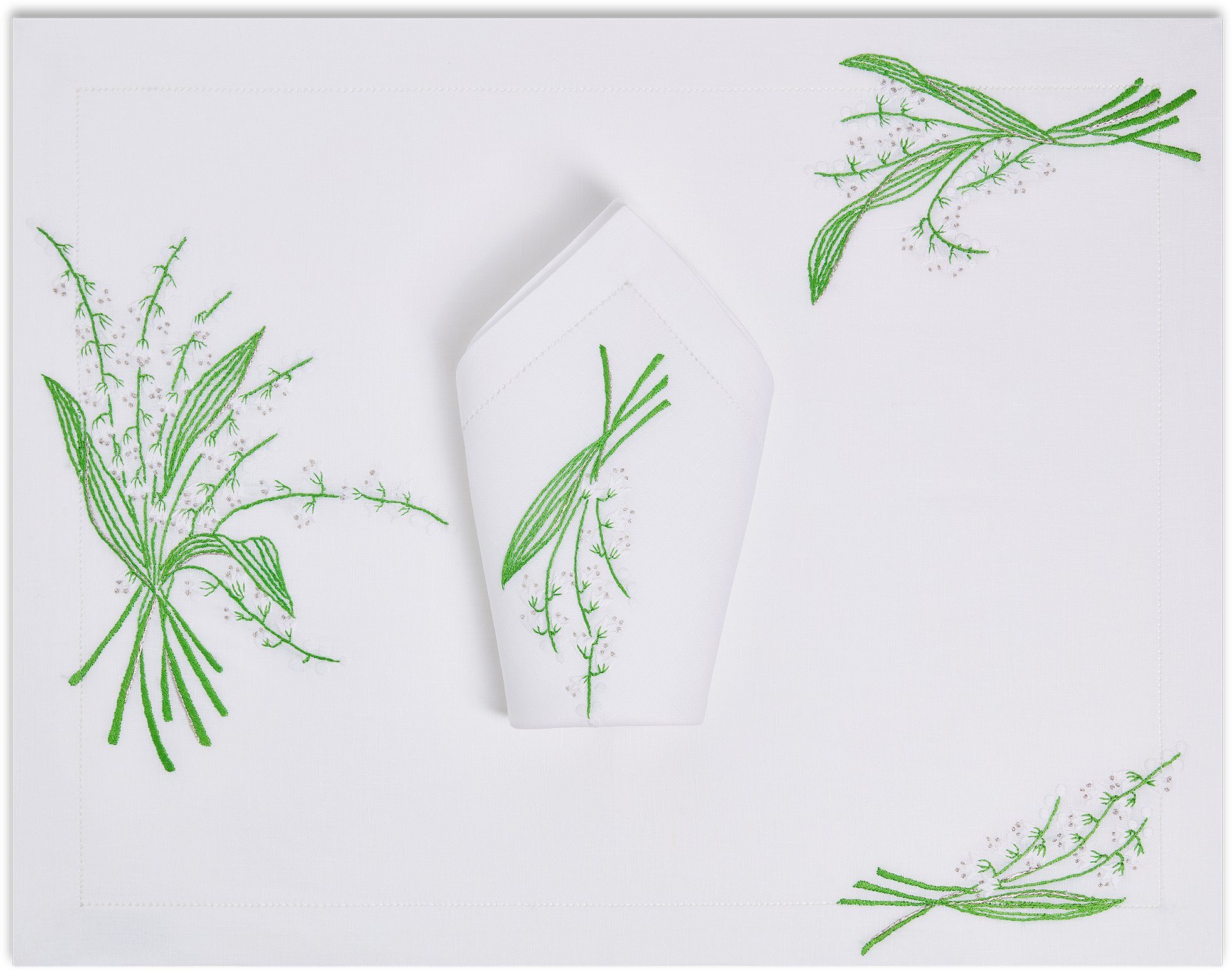 Embroidered Placemat and Napkin Set aria_woman_viewcode_e01