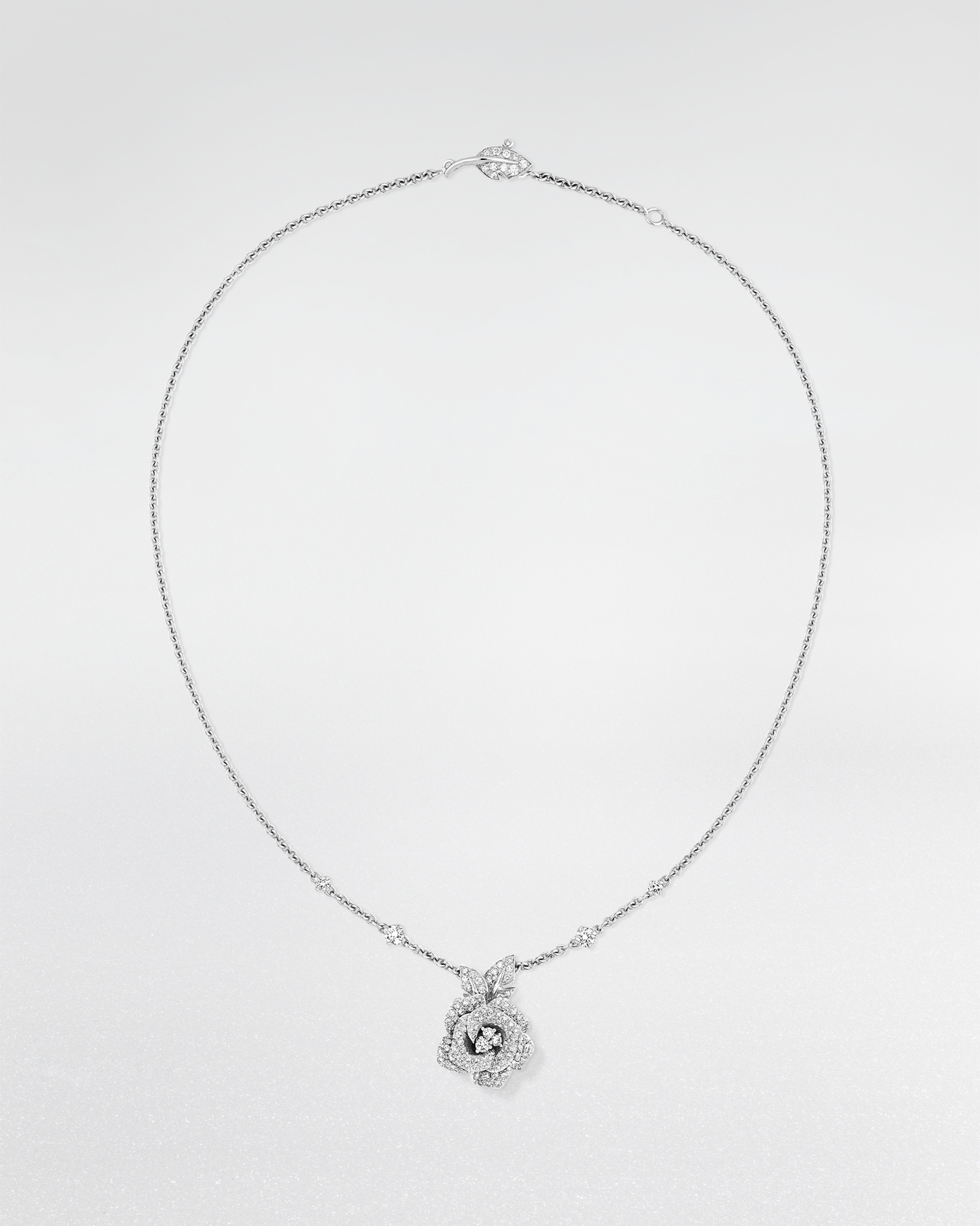 Rose Dior Bagatelle 中尺寸項鍊 白金和鑽石 E01