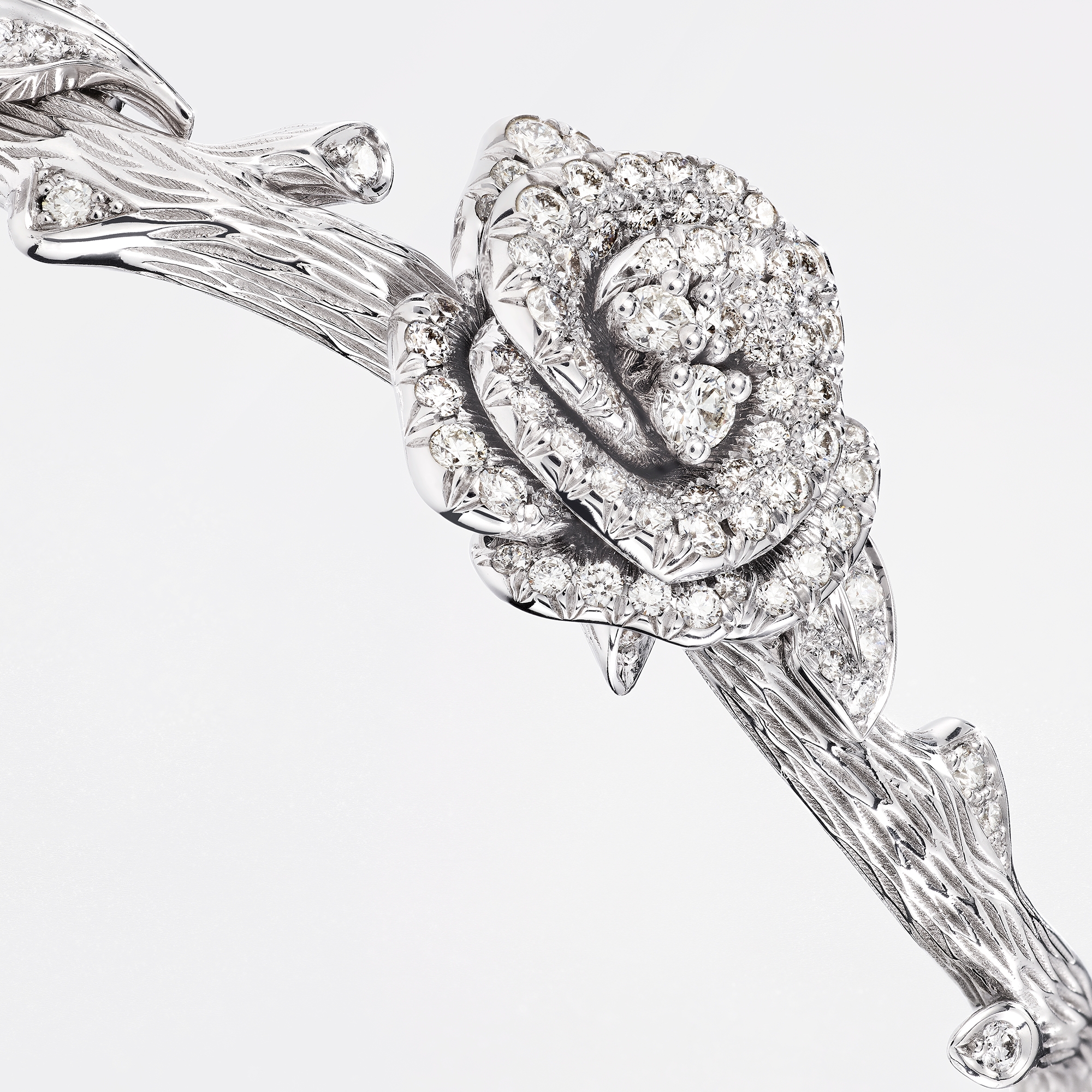 Bracelet Rose Dior Bagatelle Or blanc et diamants E03