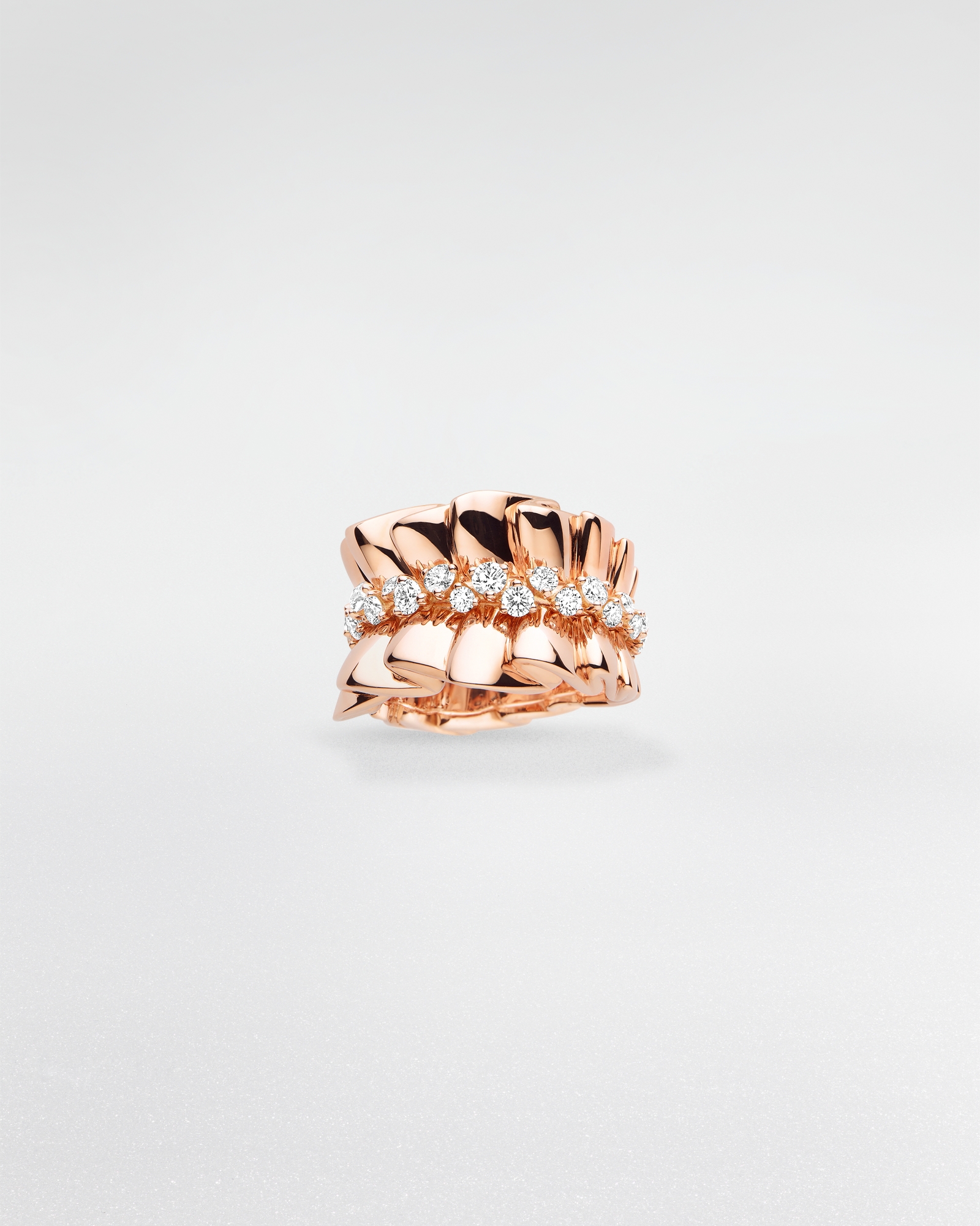 Couture Dior Ring Pink Gold and Diamonds E01
