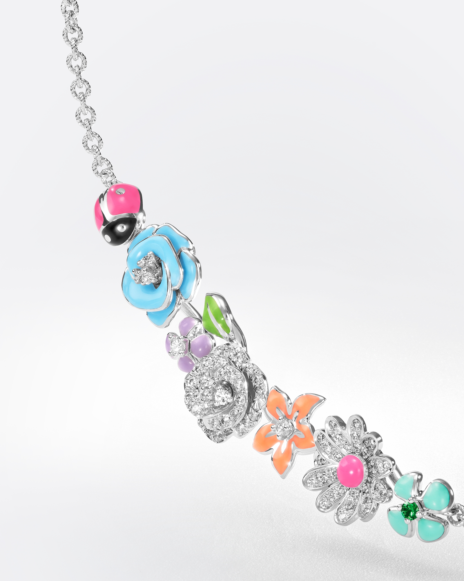 Diorette 목걸이 화이트골드 & 다이아몬드, 차보라이트, 래커 E02