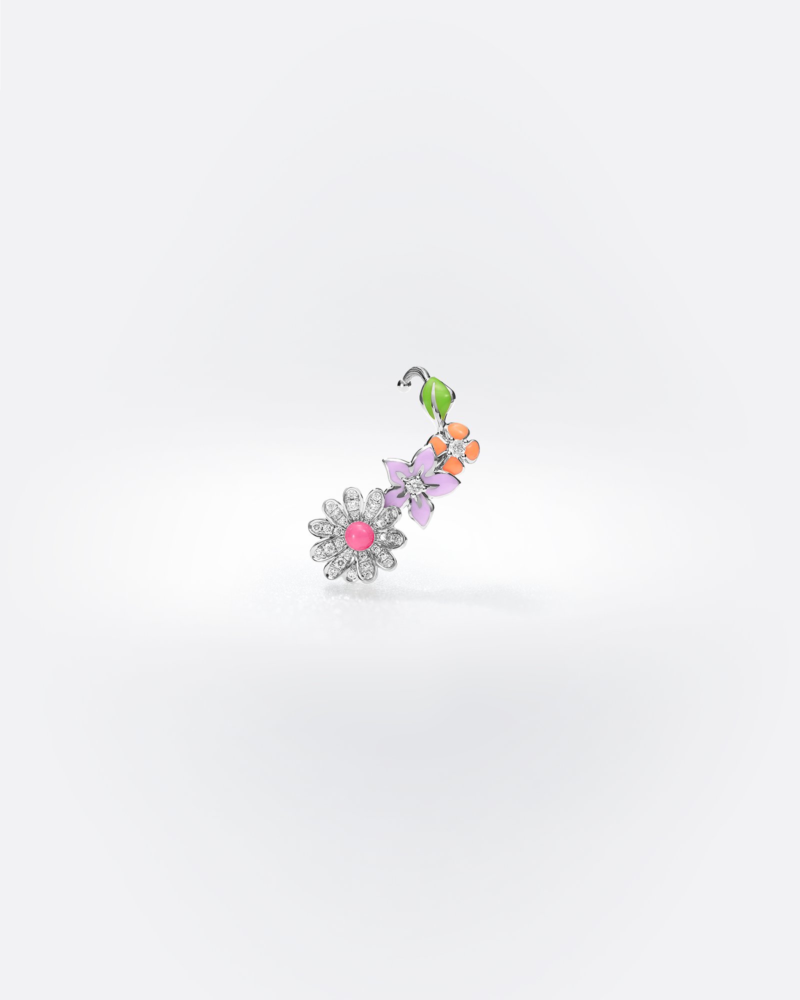 Enkele Diorette-oorbel aria_frontView