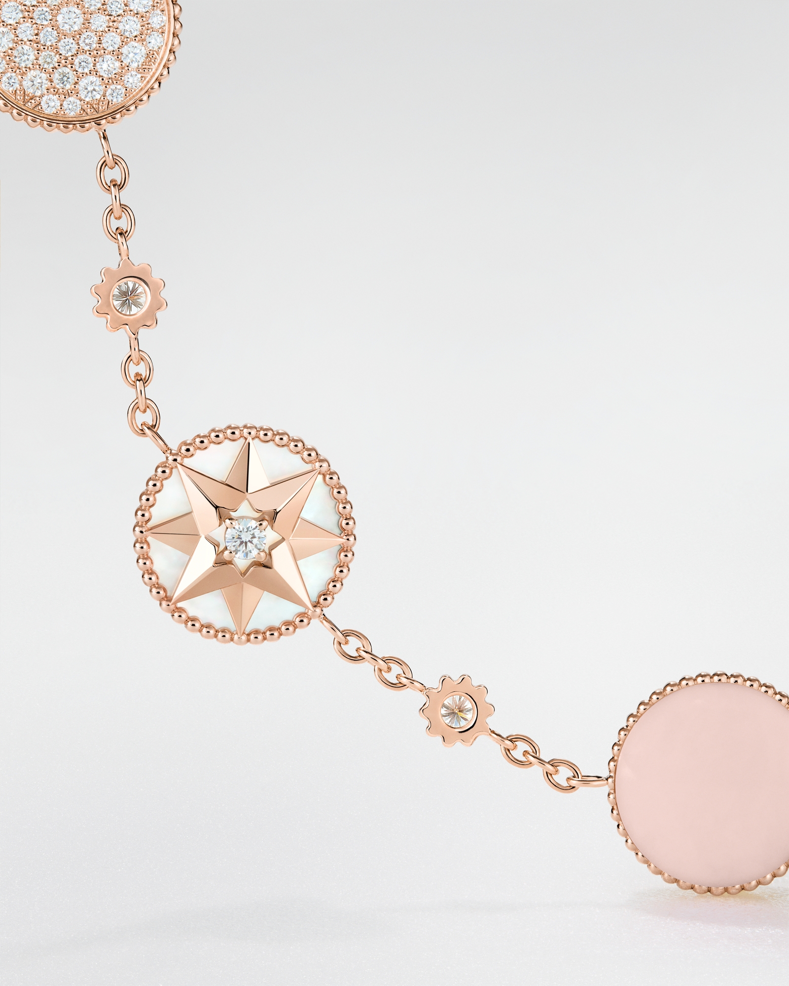 Bracelet Rose des Vents Or rose, diamants, nacre et opale rose E02
