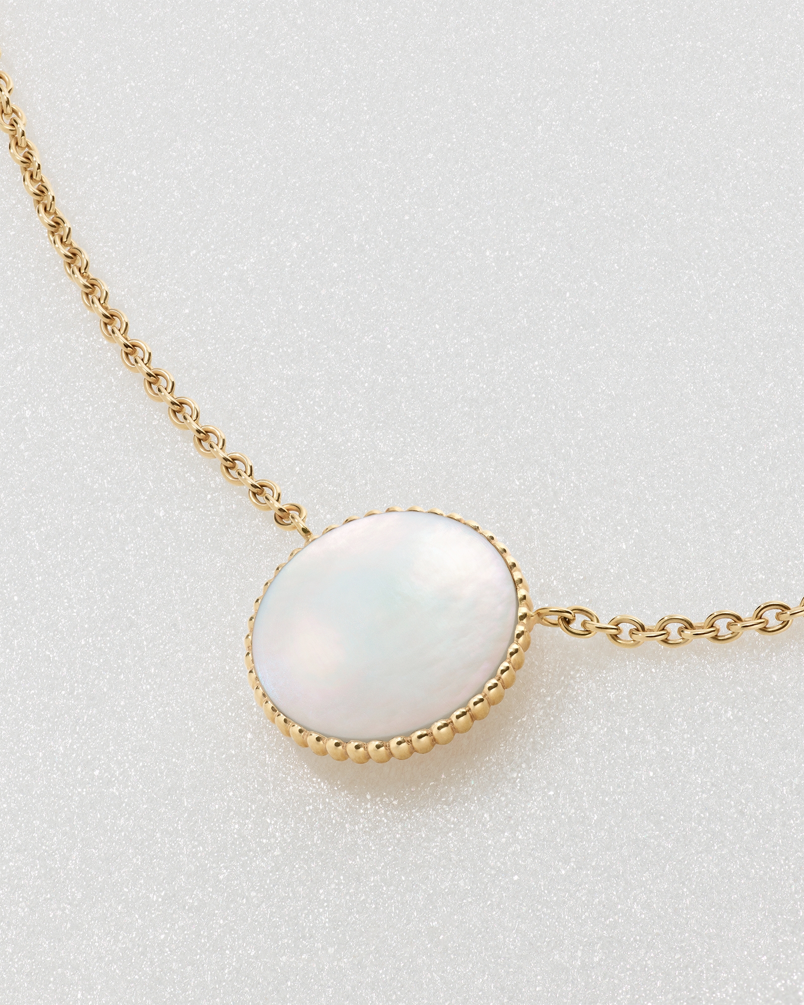 Rose des Vents Necklace Yellow Gold, Diamond and Mother-of-Pearl E03
